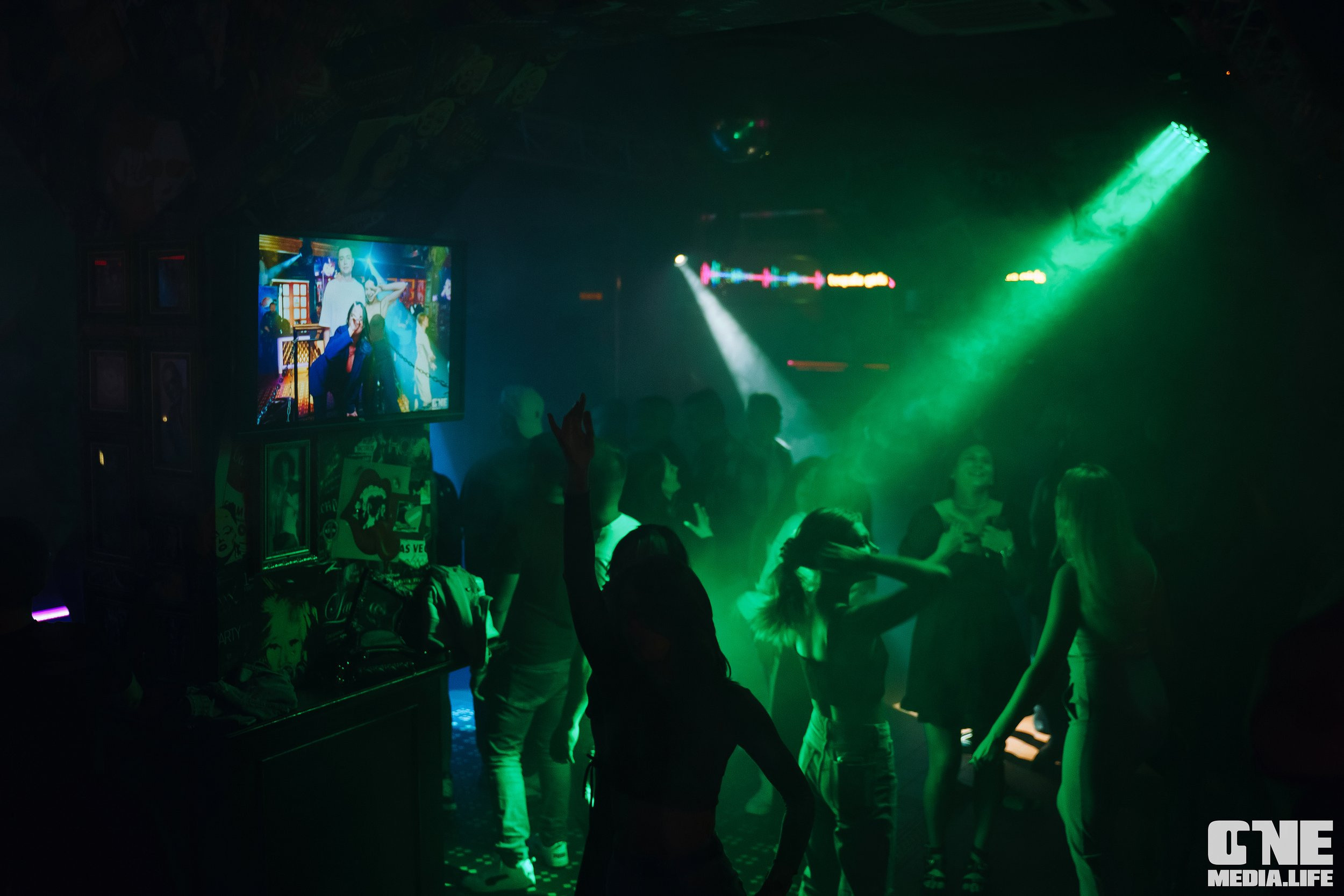 Фотоотчет из бара XxxX. One Media Life: фоторепортажи, фотоотчеты с мероприятий и заведений