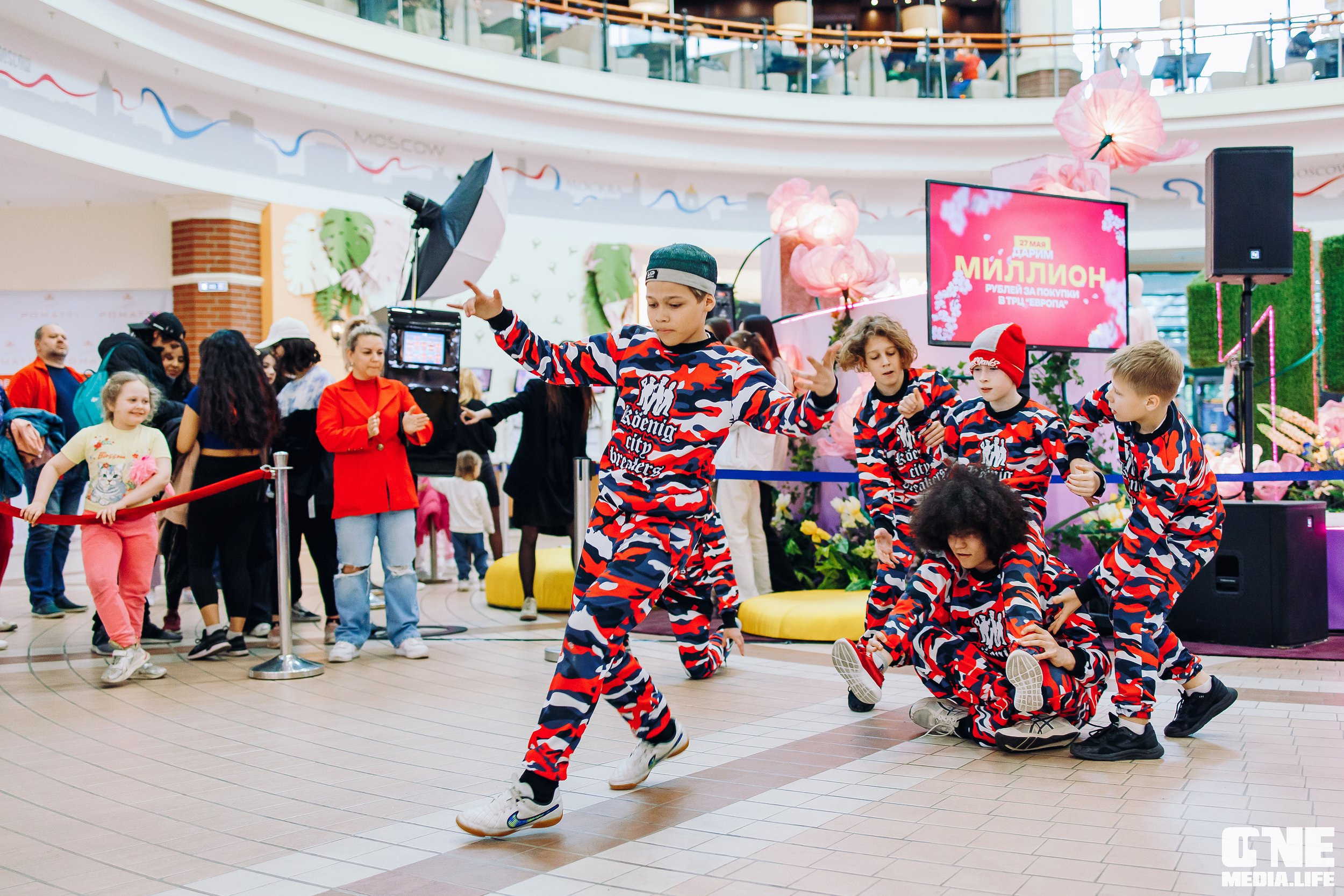 Фоторепортаж из ТРЦ Европа. One Media Life: фоторепортажи, фотоотчеты с мероприятий и заведений