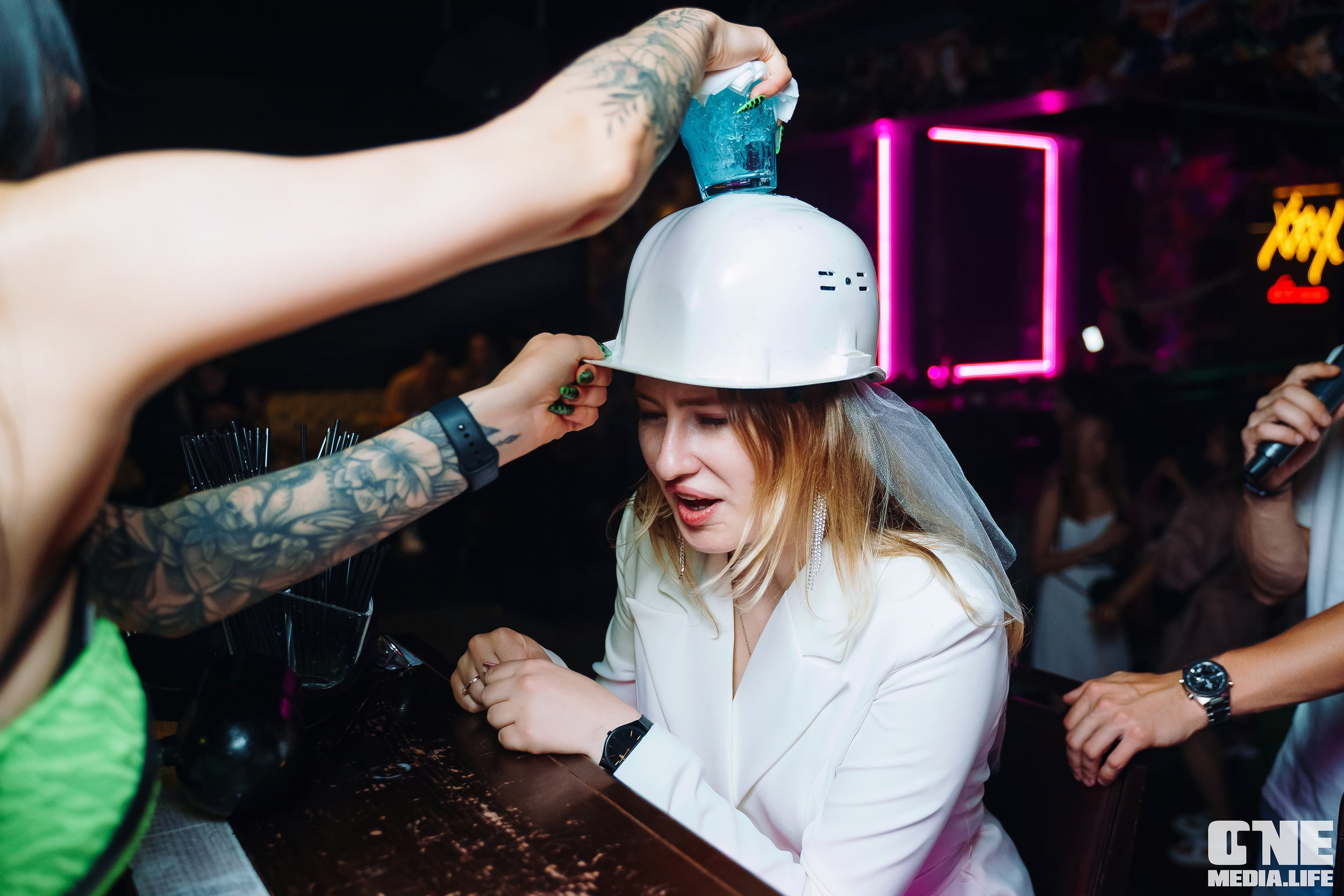 Фоторепортаж из экстрим бара XxxX. One Media Life: фоторепортажи, фотоотчеты с мероприятий и заведений