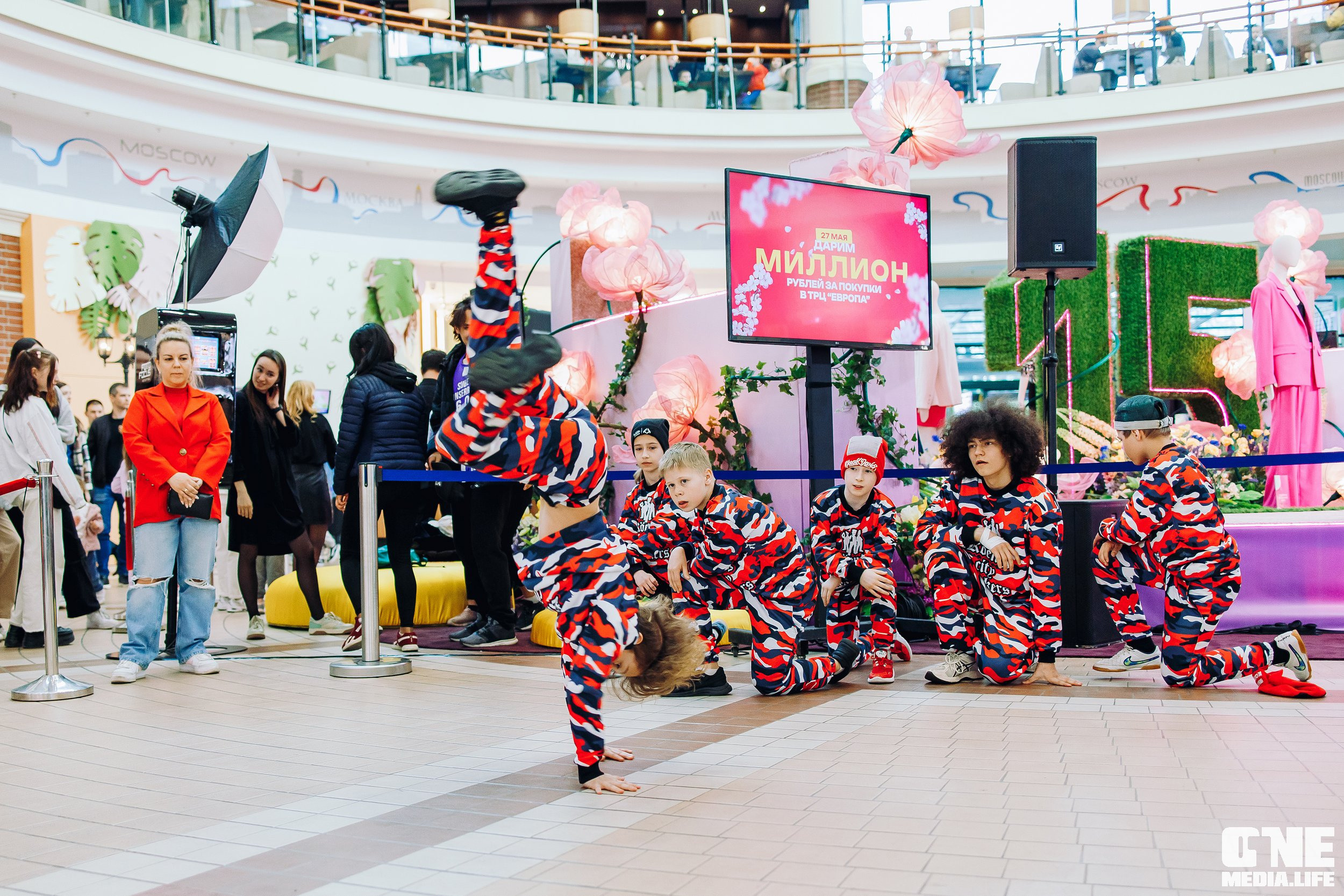 Фоторепортаж из ТРЦ Европа. One Media Life: фоторепортажи, фотоотчеты с мероприятий и заведений