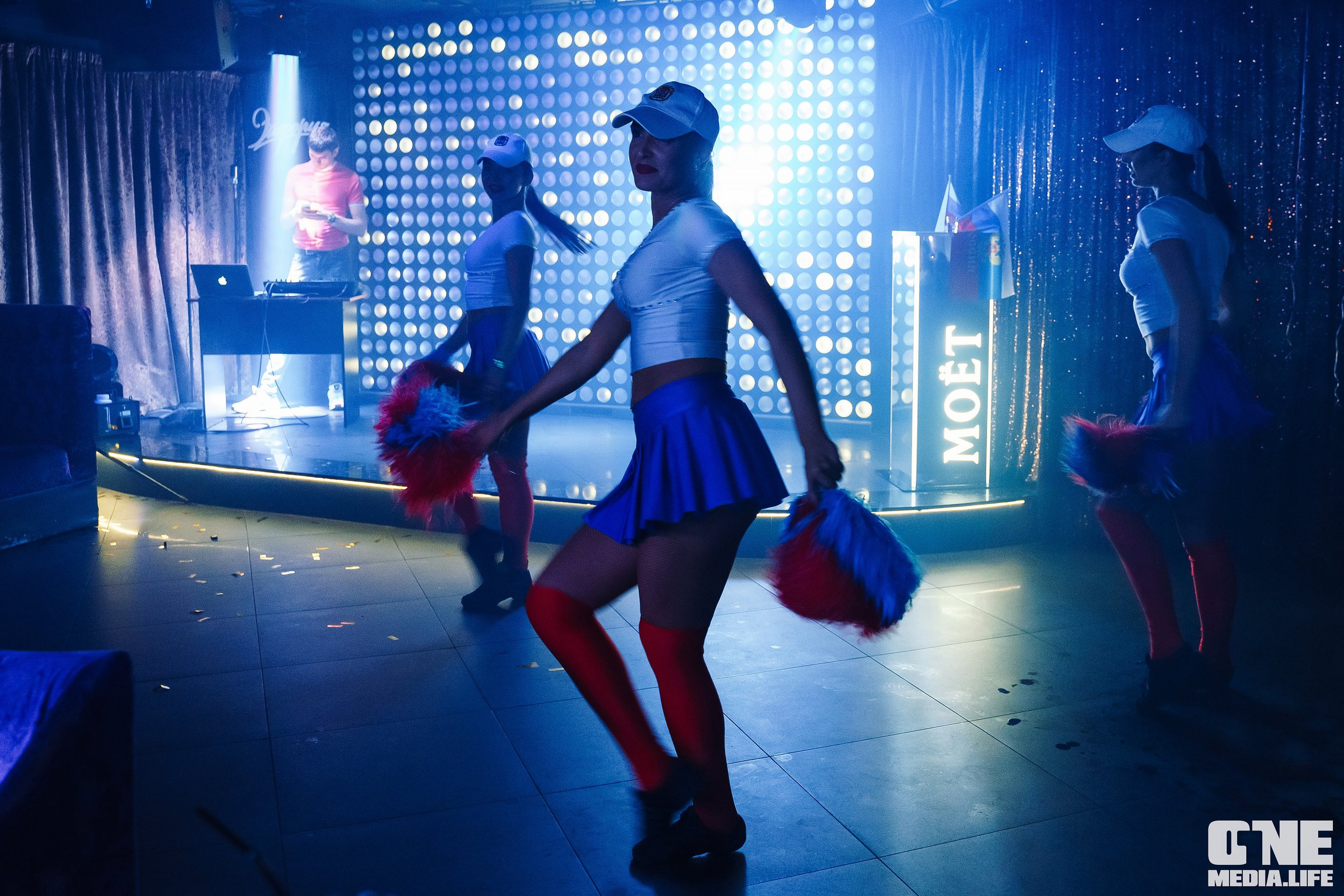 Фотоотчет из караоке-клуба Эйфория. One Media Life: фоторепортажи, фотоотчеты с мероприятий и заведений