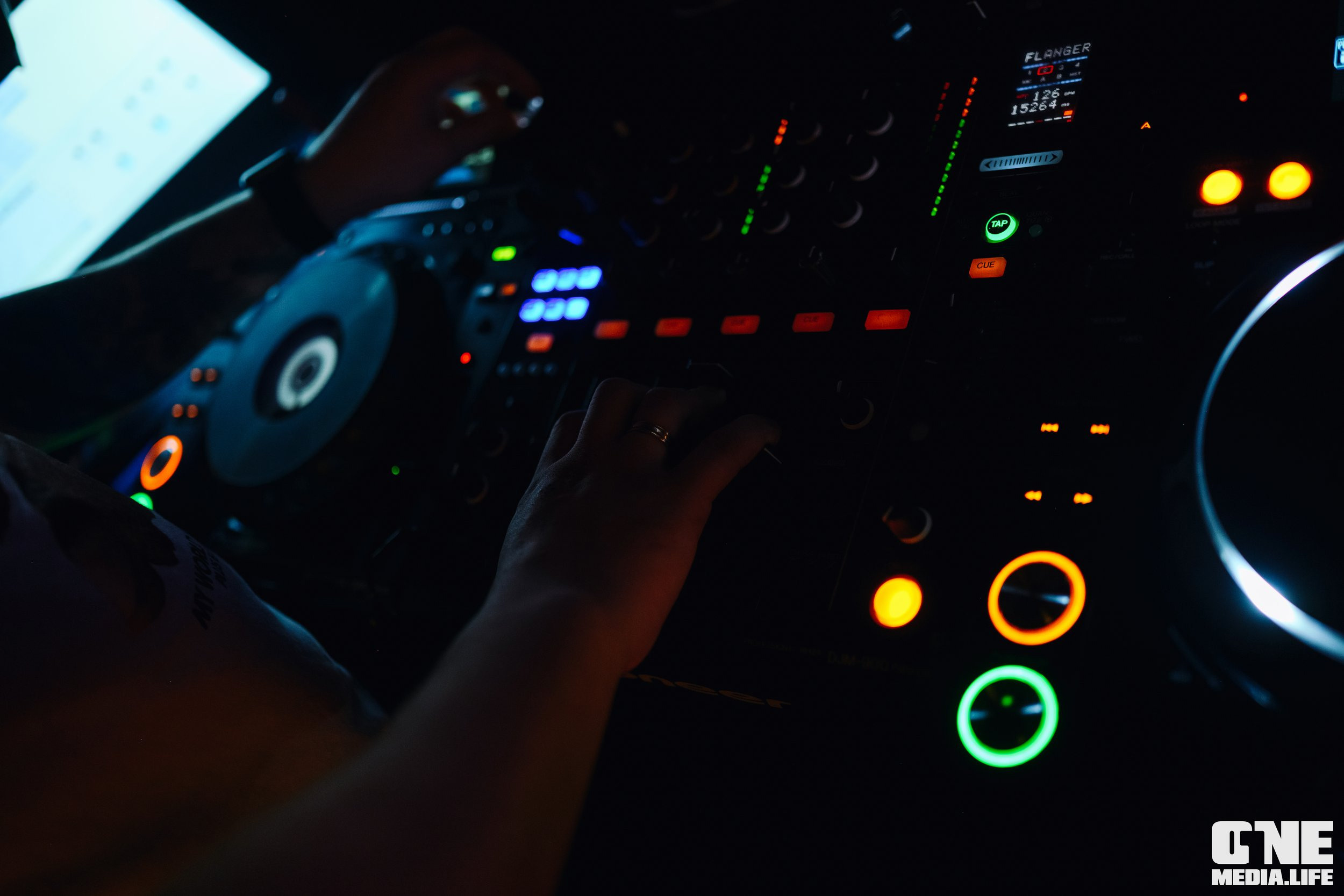 Фоторепортаж из караоке-клуба Эйфория. One Media Life: фоторепортажи, фотоотчеты с мероприятий и заведений