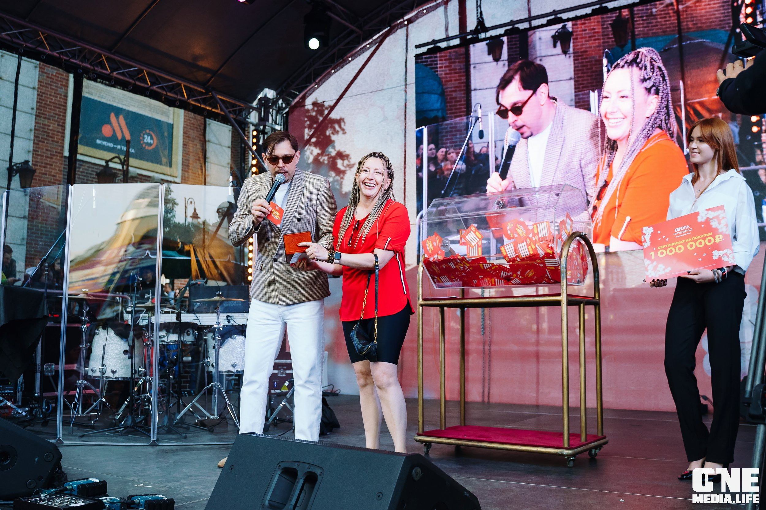 Фоторепортаж с 15-ти летия ТРЦ Европа. One Media Life: фоторепортажи, фотоотчеты с мероприятий и заведений