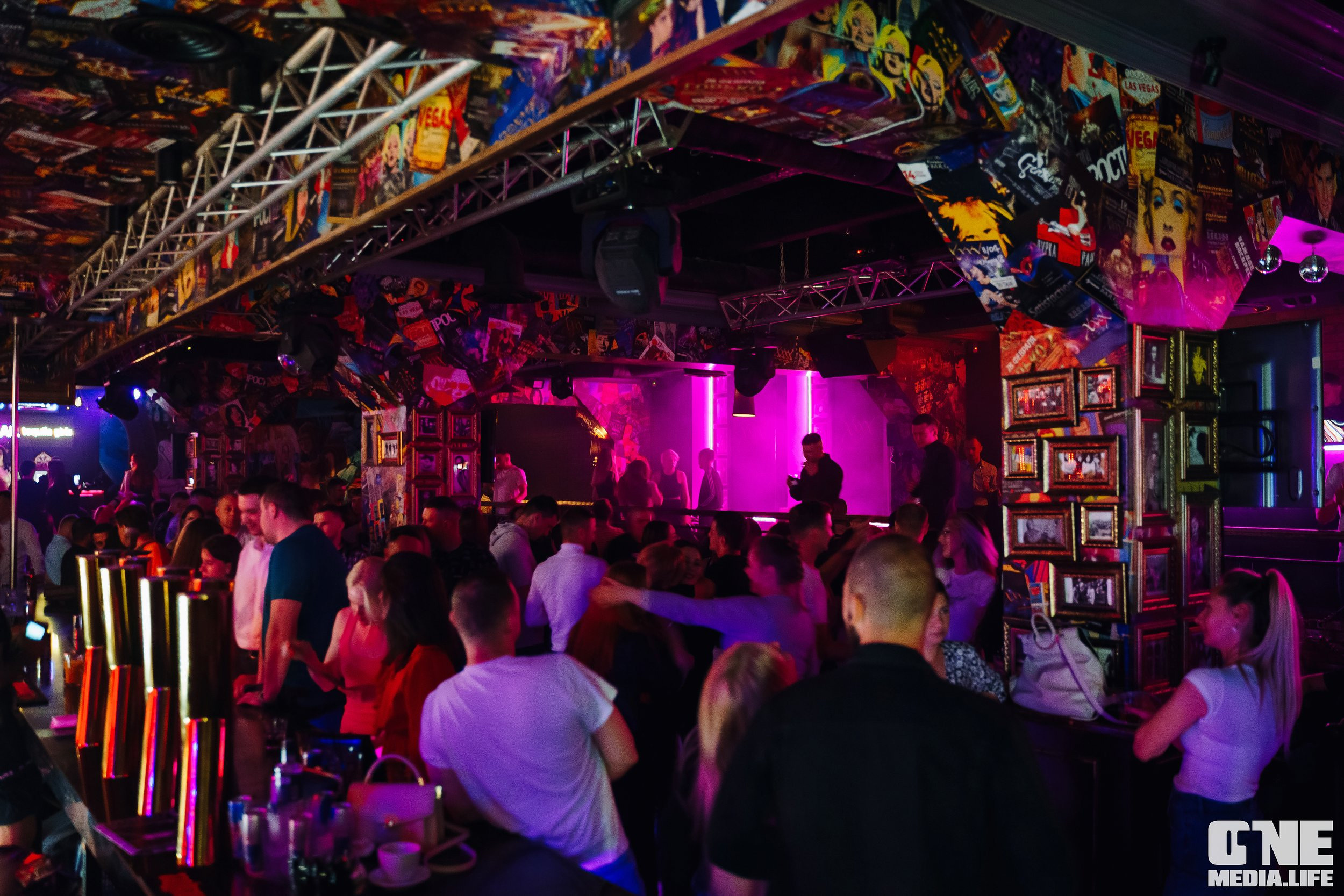 Фоторепортаж из экстрим бара XxxX. One Media Life: фоторепортажи, фотоотчеты с мероприятий и заведений