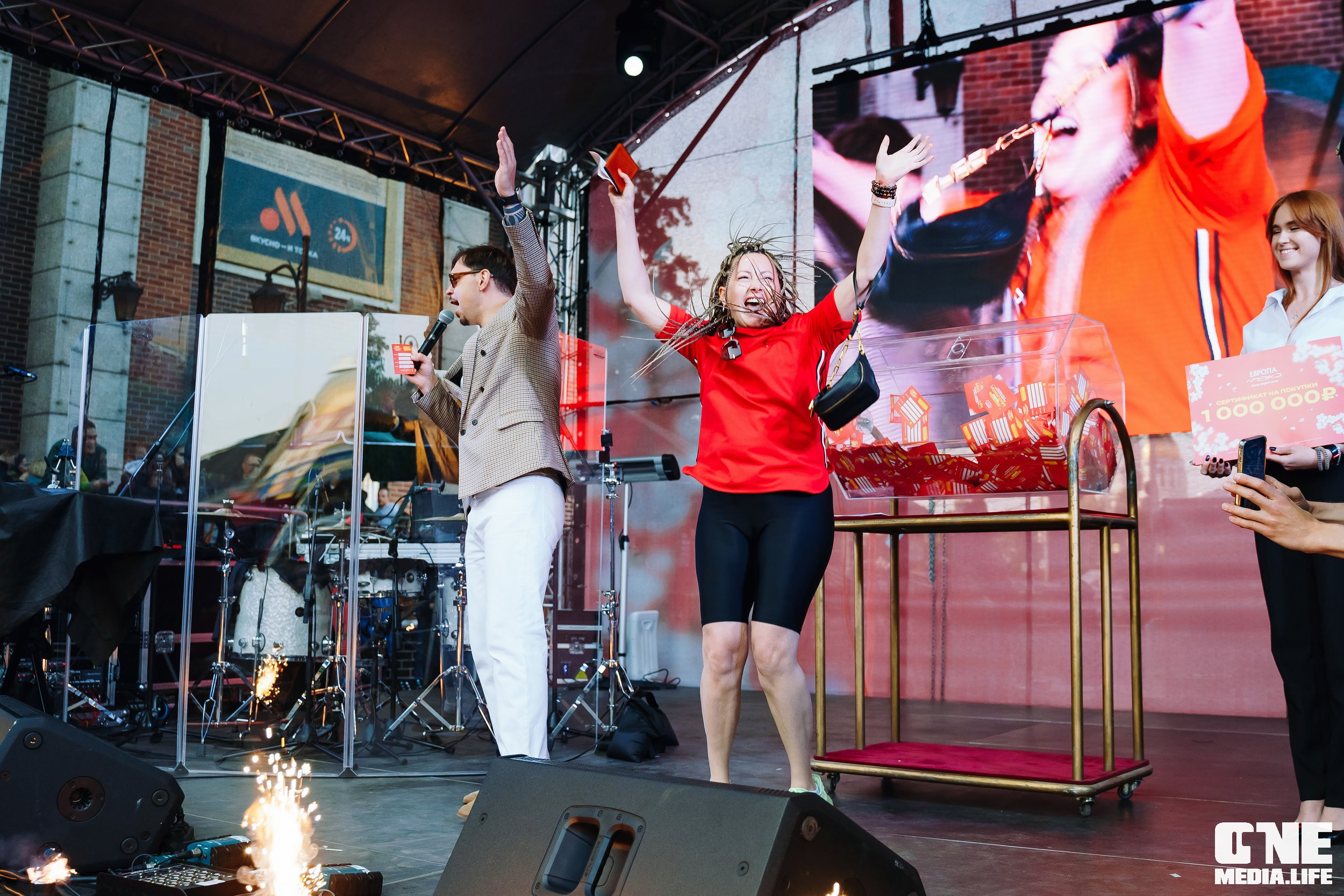 Фоторепортаж с 15-ти летия ТРЦ Европа. One Media Life: фоторепортажи, фотоотчеты с мероприятий и заведений