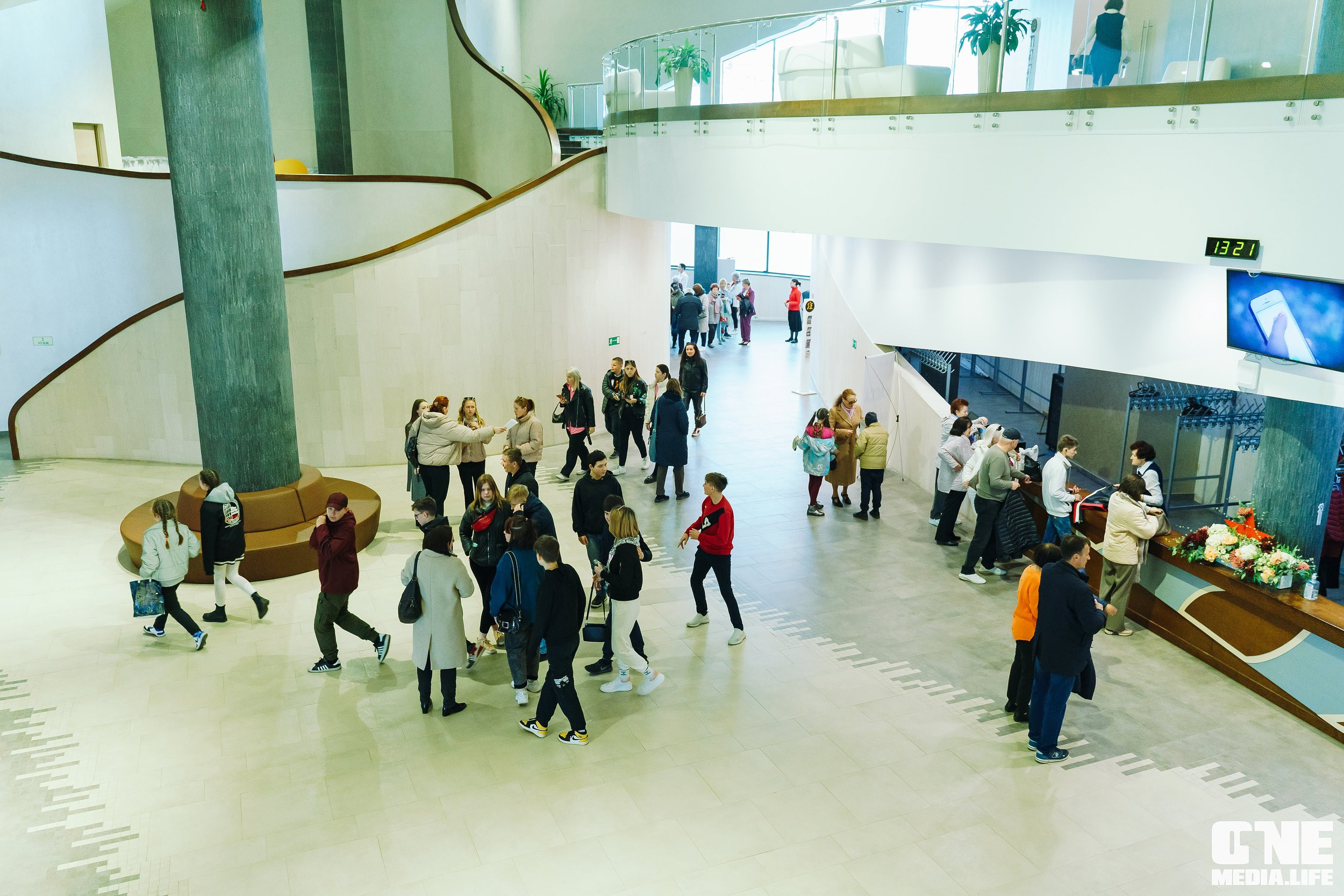 Праздничный концерт «День великой Победы» в Янтарь Холле. One Media Life: фоторепортажи, фотоотчеты с мероприятий и заведений