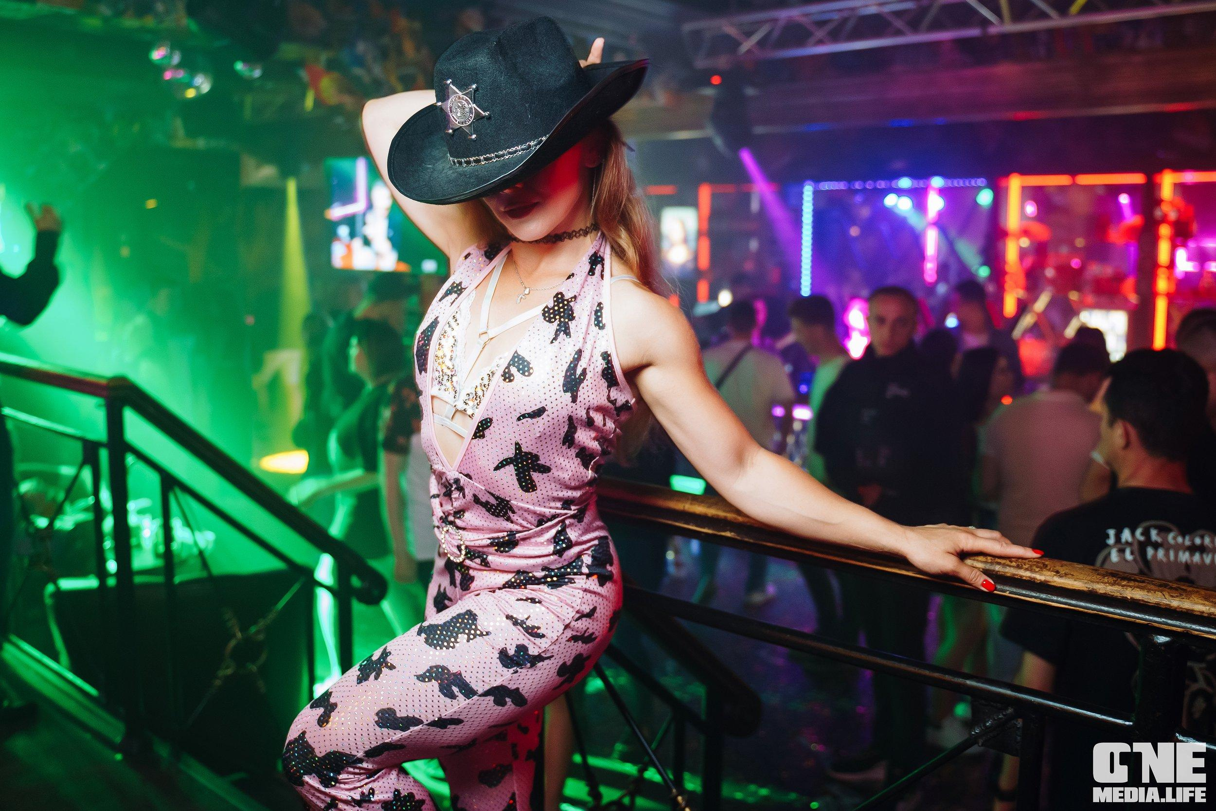 Фотоотчет из бара XxxX. One Media Life: фоторепортажи, фотоотчеты с мероприятий и заведений