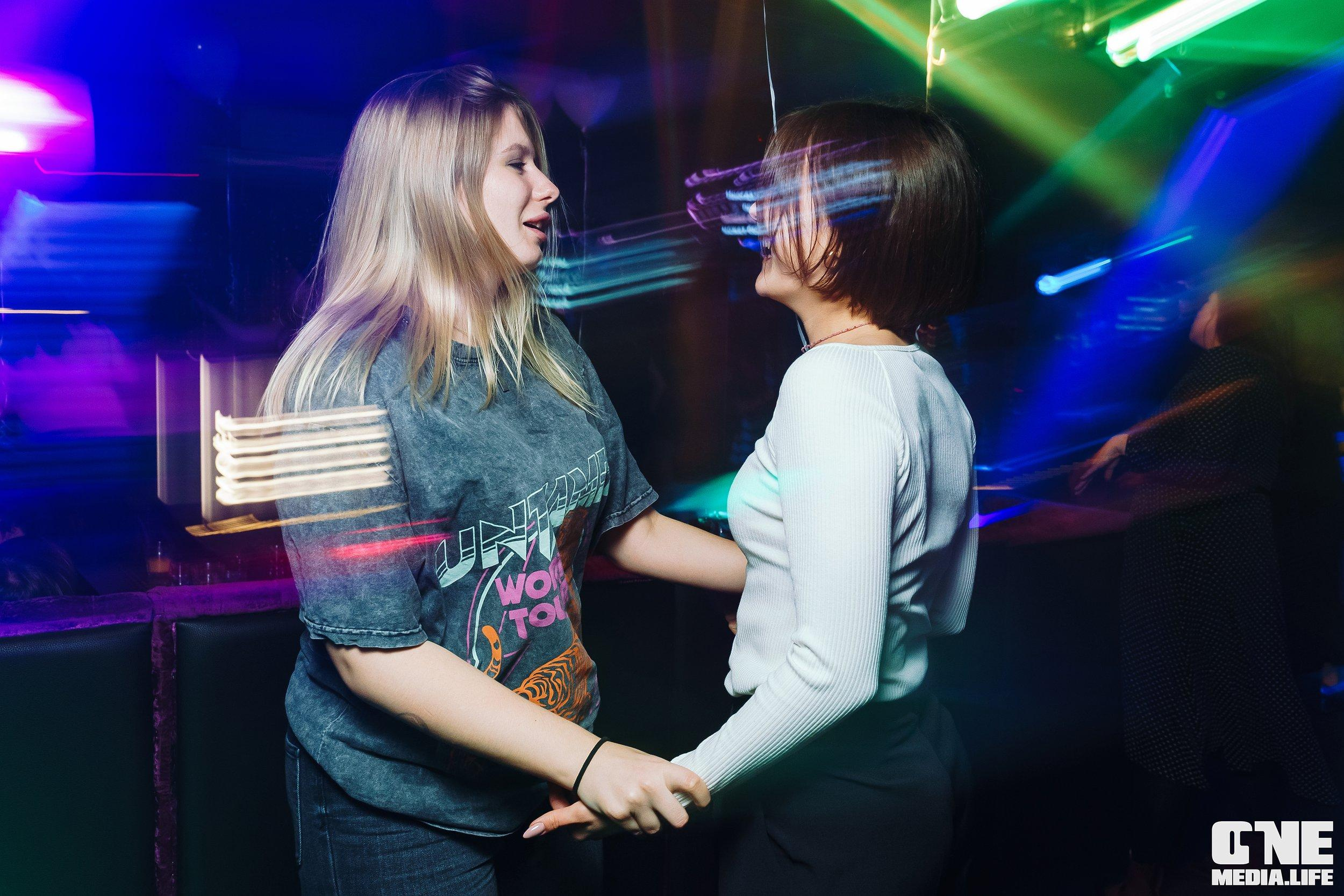 Фоторепортаж из караоке-клуба Эйфория. One Media Life: фоторепортажи, фотоотчеты с мероприятий и заведений