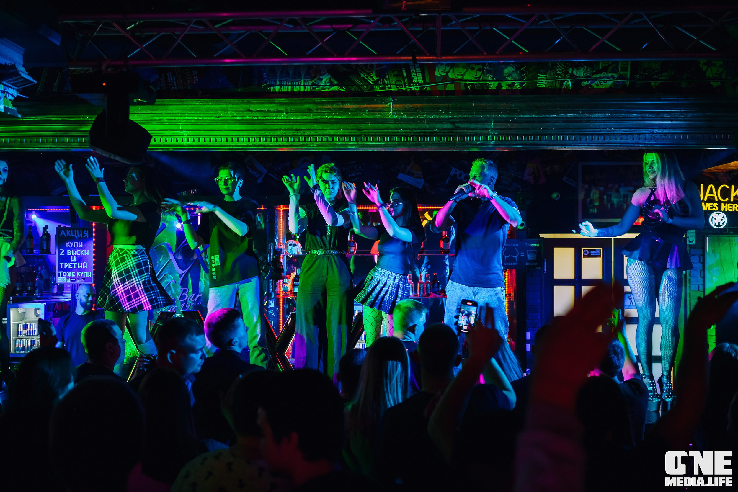 Фоторепортаж из экстрим бара XxxX. One Media Life: фоторепортажи, фотоотчеты с мероприятий и заведений