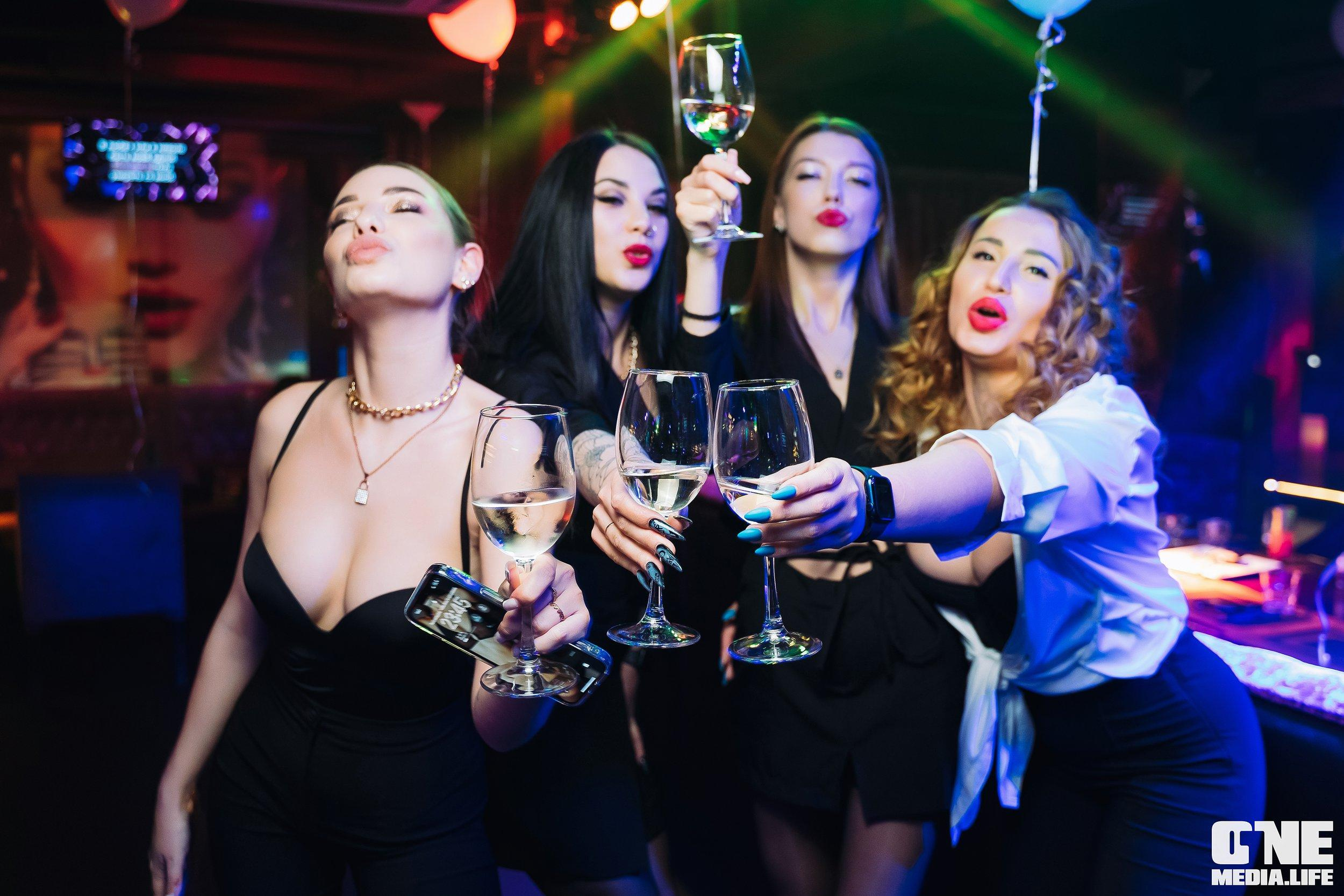 Фоторепортаж из караоке-клуба Эйфория. One Media Life: фоторепортажи, фотоотчеты с мероприятий и заведений
