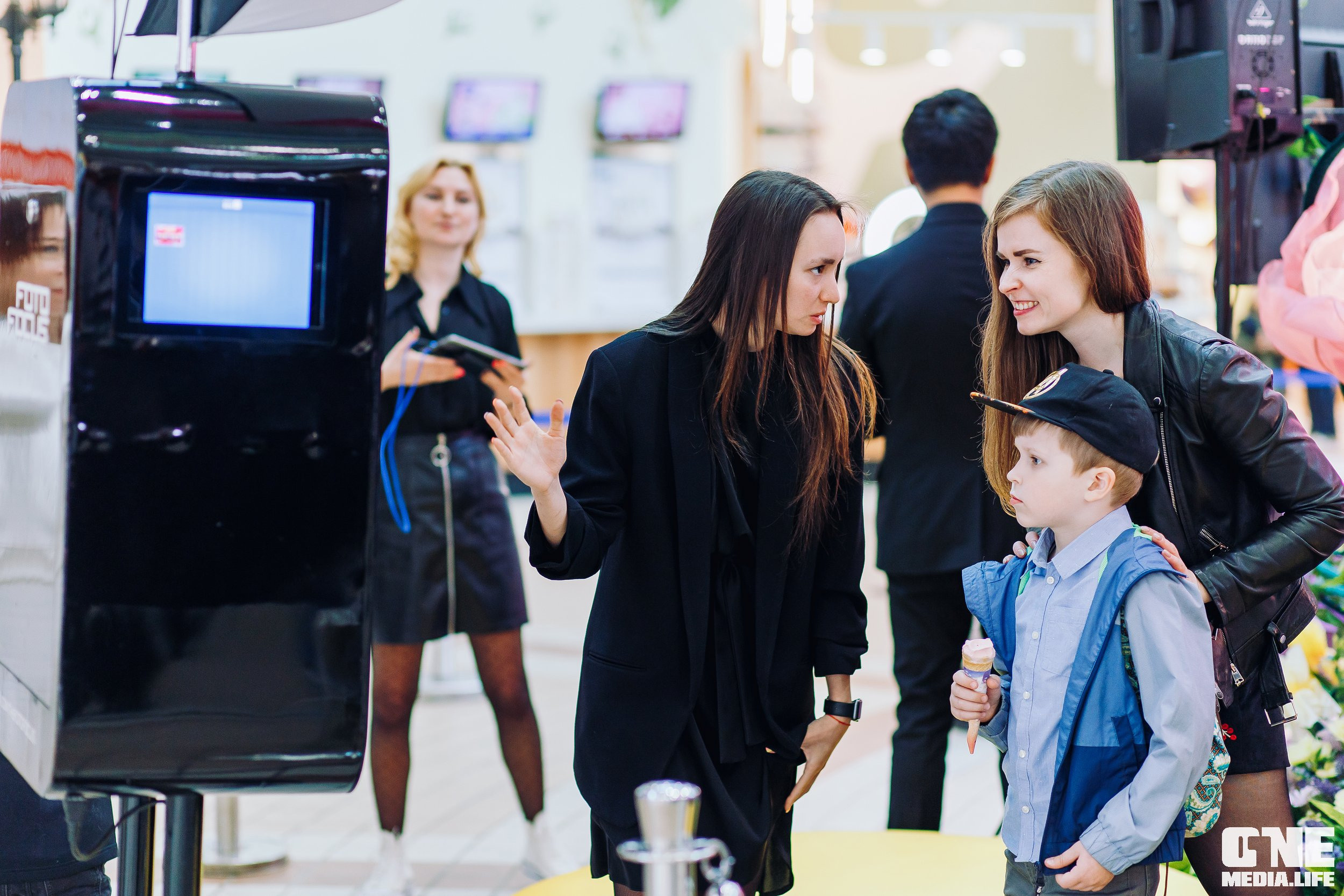 Фоторепортаж из ТРЦ Европа. One Media Life: фоторепортажи, фотоотчеты с мероприятий и заведений