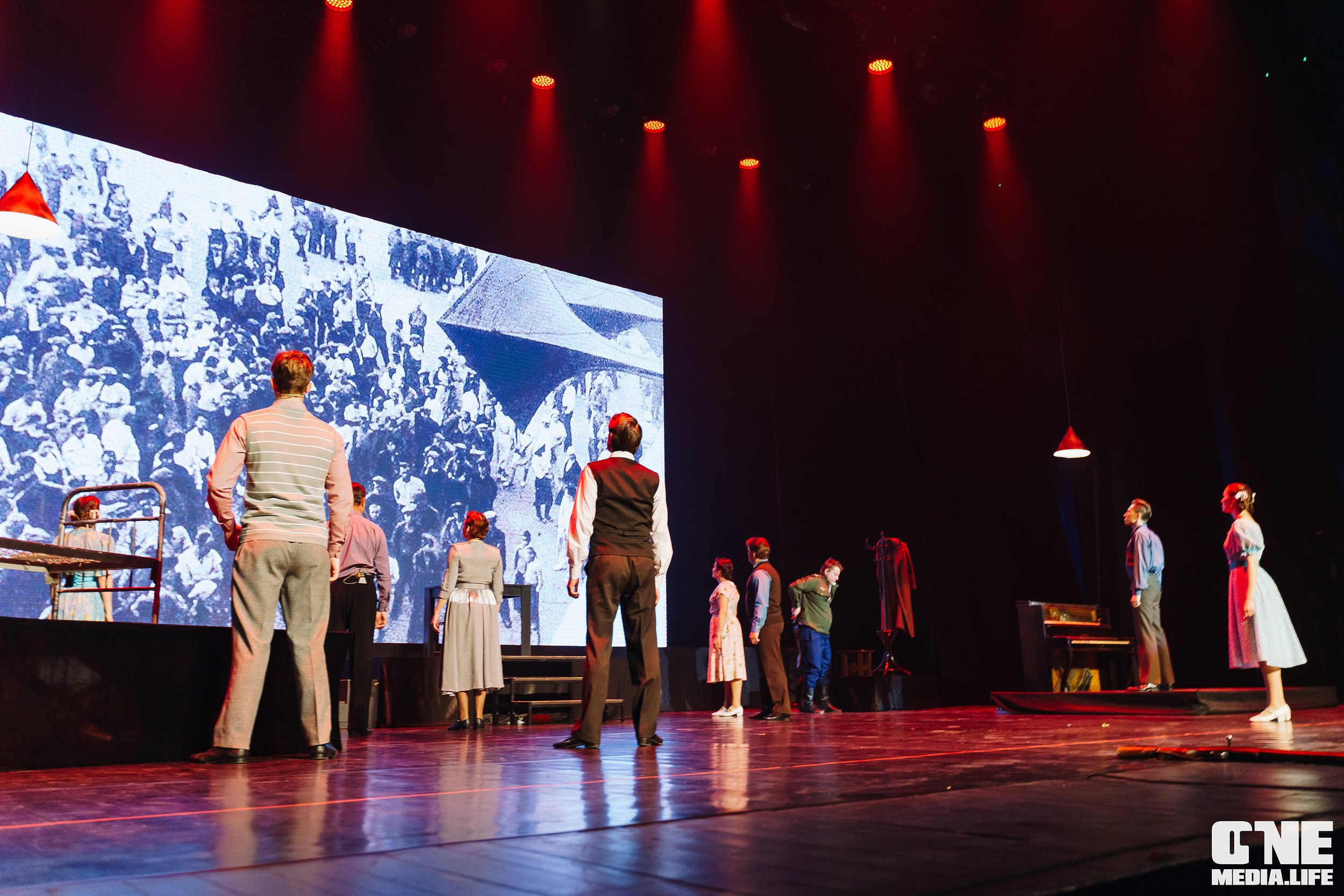 Праздничный концерт «День великой Победы» в Янтарь Холле. One Media Life: фоторепортажи, фотоотчеты с мероприятий и заведений