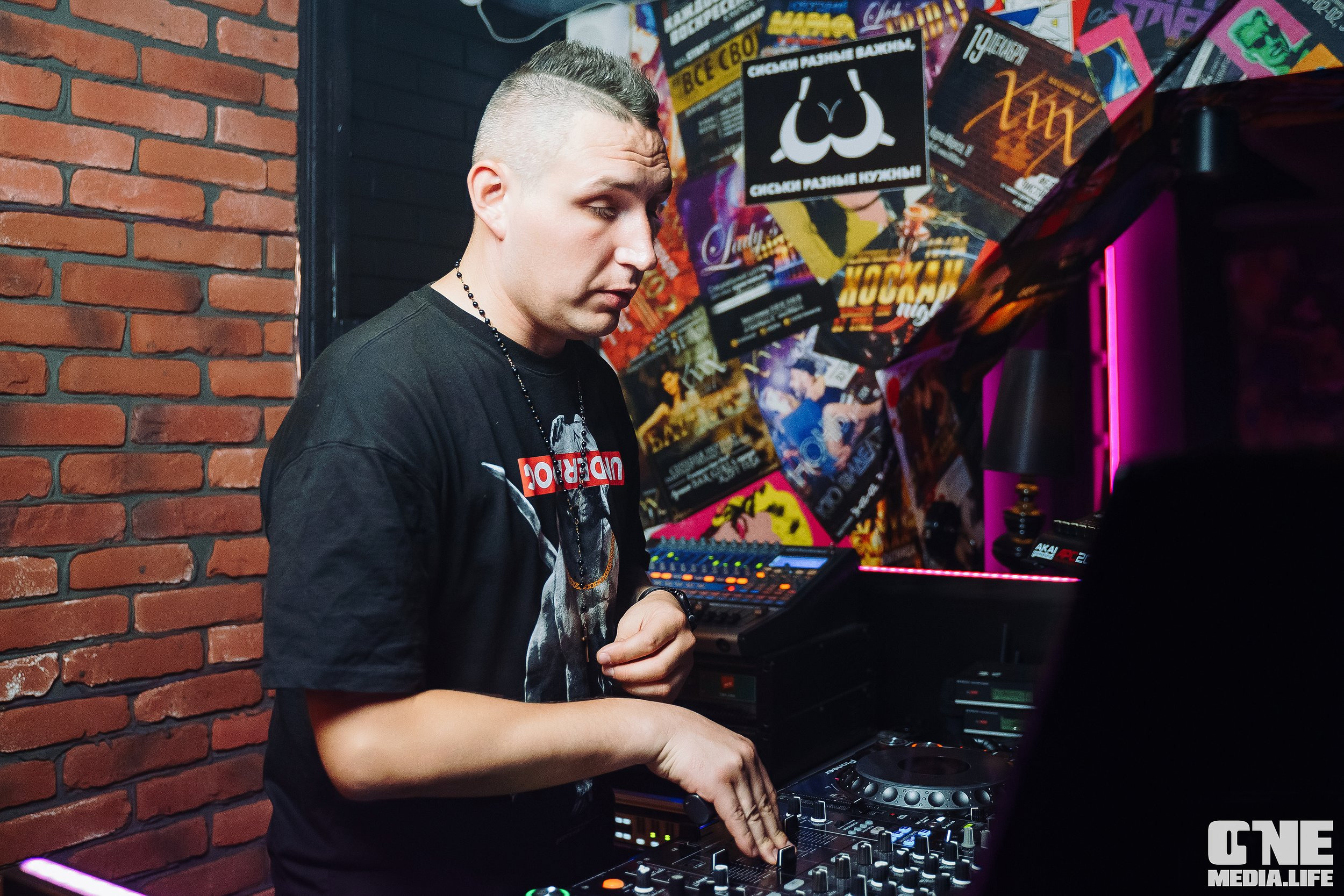 Фотоотчет из бара XxxX. One Media Life: фоторепортажи, фотоотчеты с мероприятий и заведений