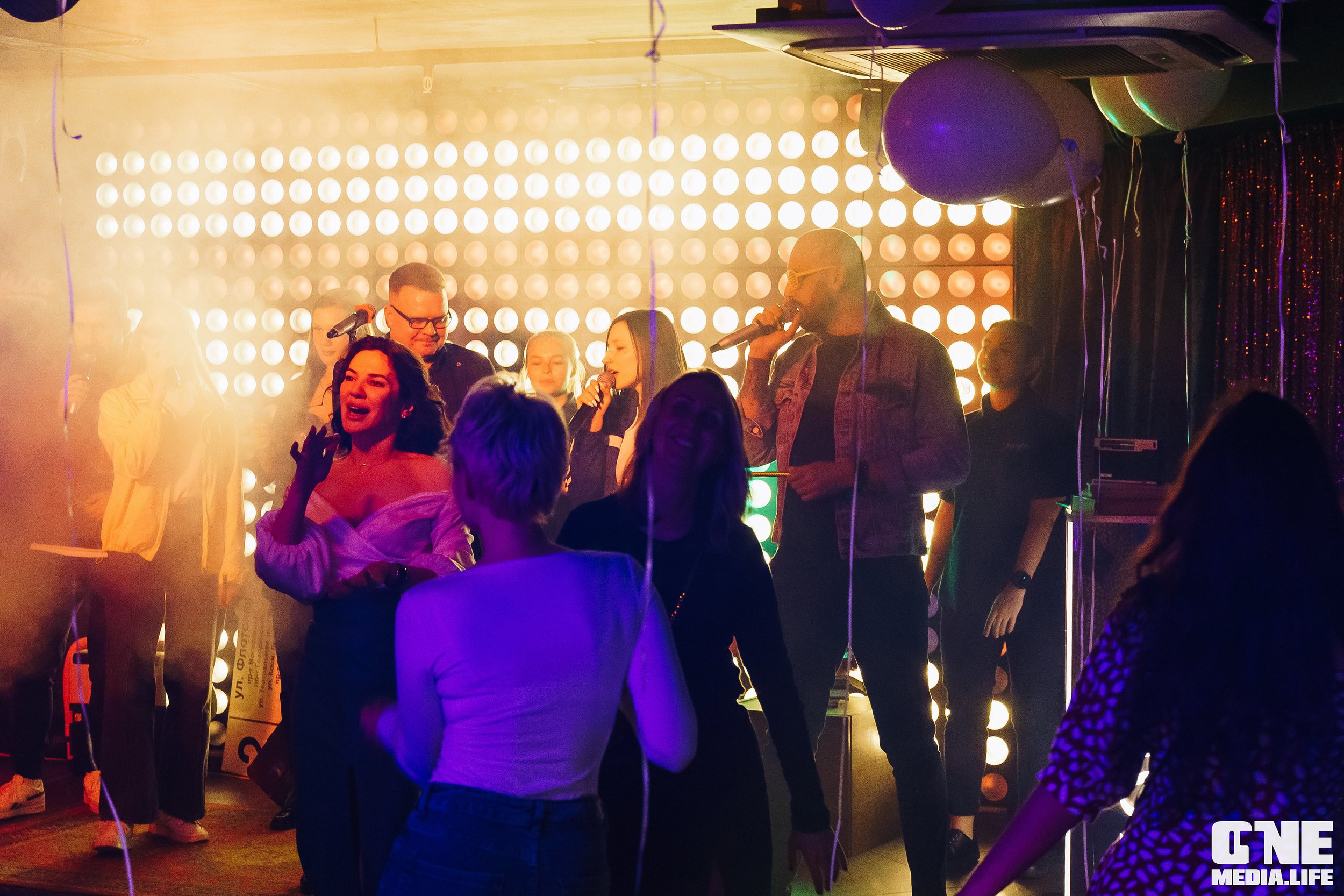 Фоторепортаж из караоке-клуба Эйфория. One Media Life: фоторепортажи, фотоотчеты с мероприятий и заведений