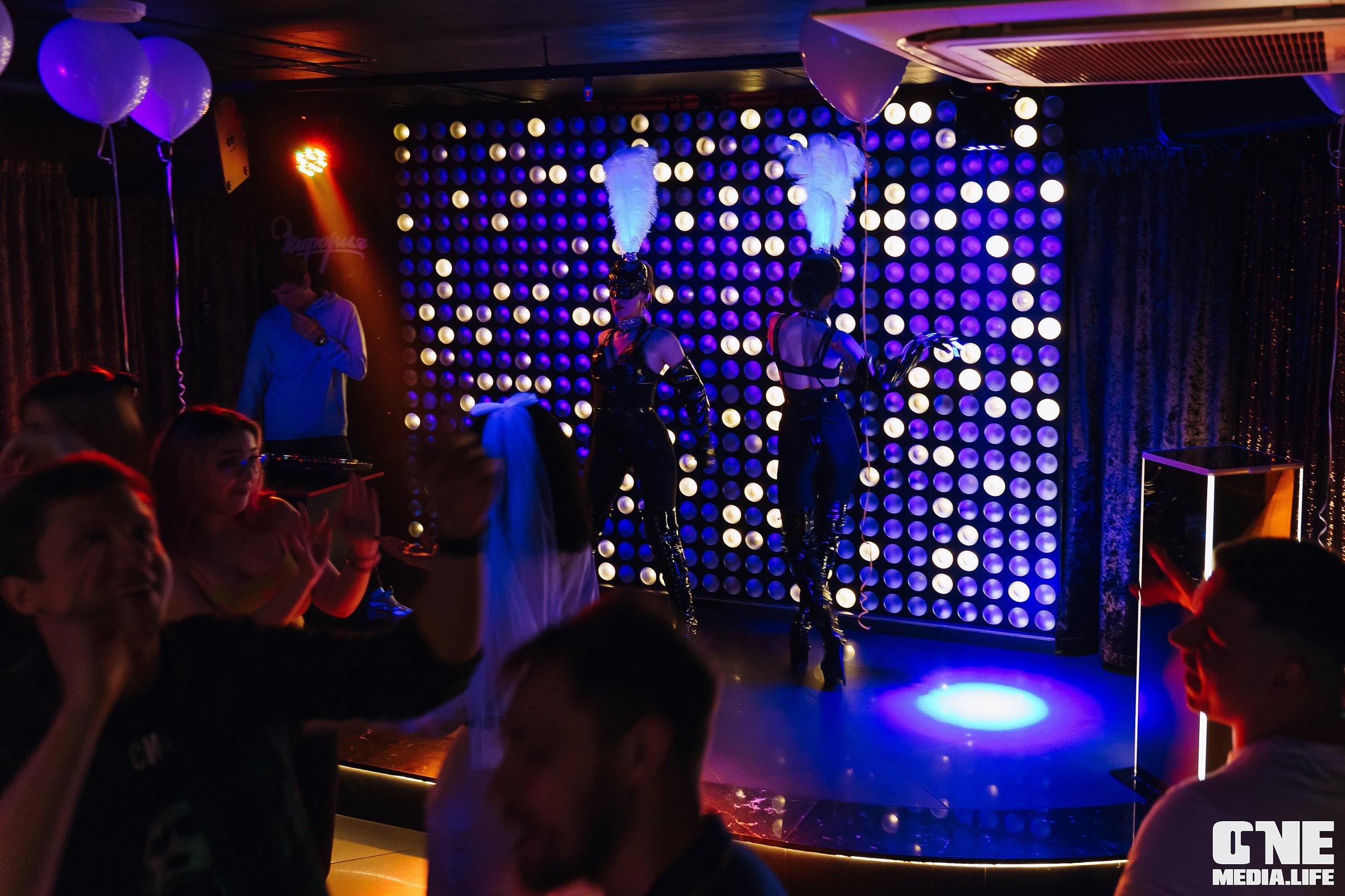 Фоторепортаж из караоке-клуба Эйфория. One Media Life: фоторепортажи, фотоотчеты с мероприятий и заведений