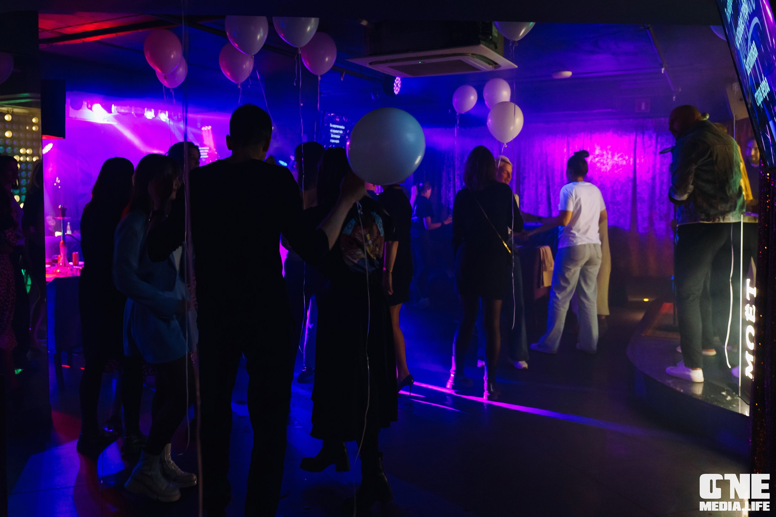 Фоторепортаж из караоке-клуба Эйфория. One Media Life: фоторепортажи, фотоотчеты с мероприятий и заведений