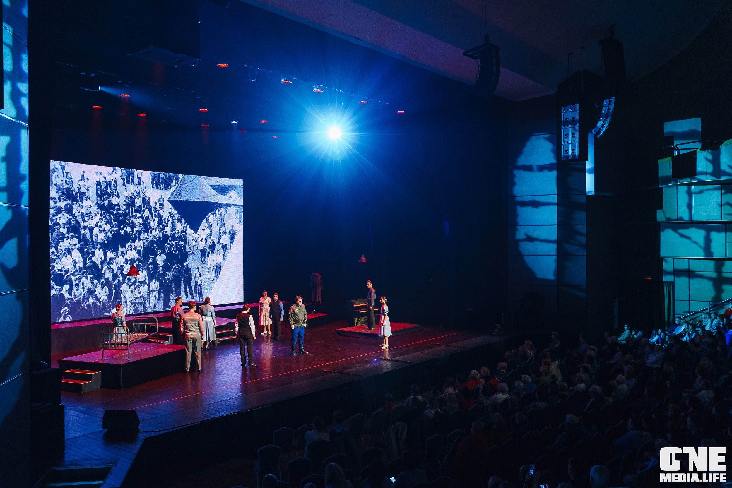 Праздничный концерт «День великой Победы» в Янтарь Холле. One Media Life: фоторепортажи, фотоотчеты с мероприятий и заведений