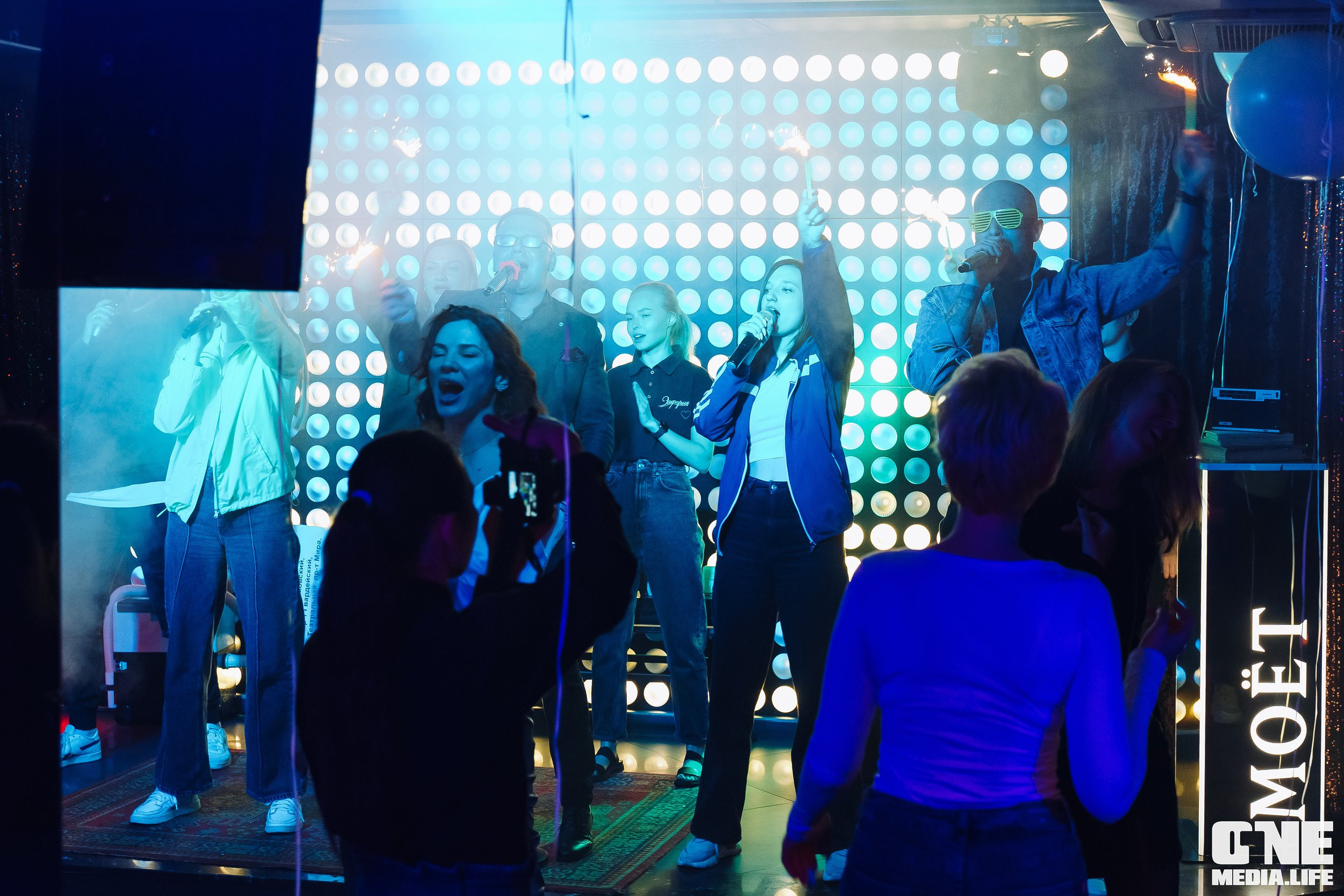 Фоторепортаж из караоке-клуба Эйфория. One Media Life: фоторепортажи, фотоотчеты с мероприятий и заведений