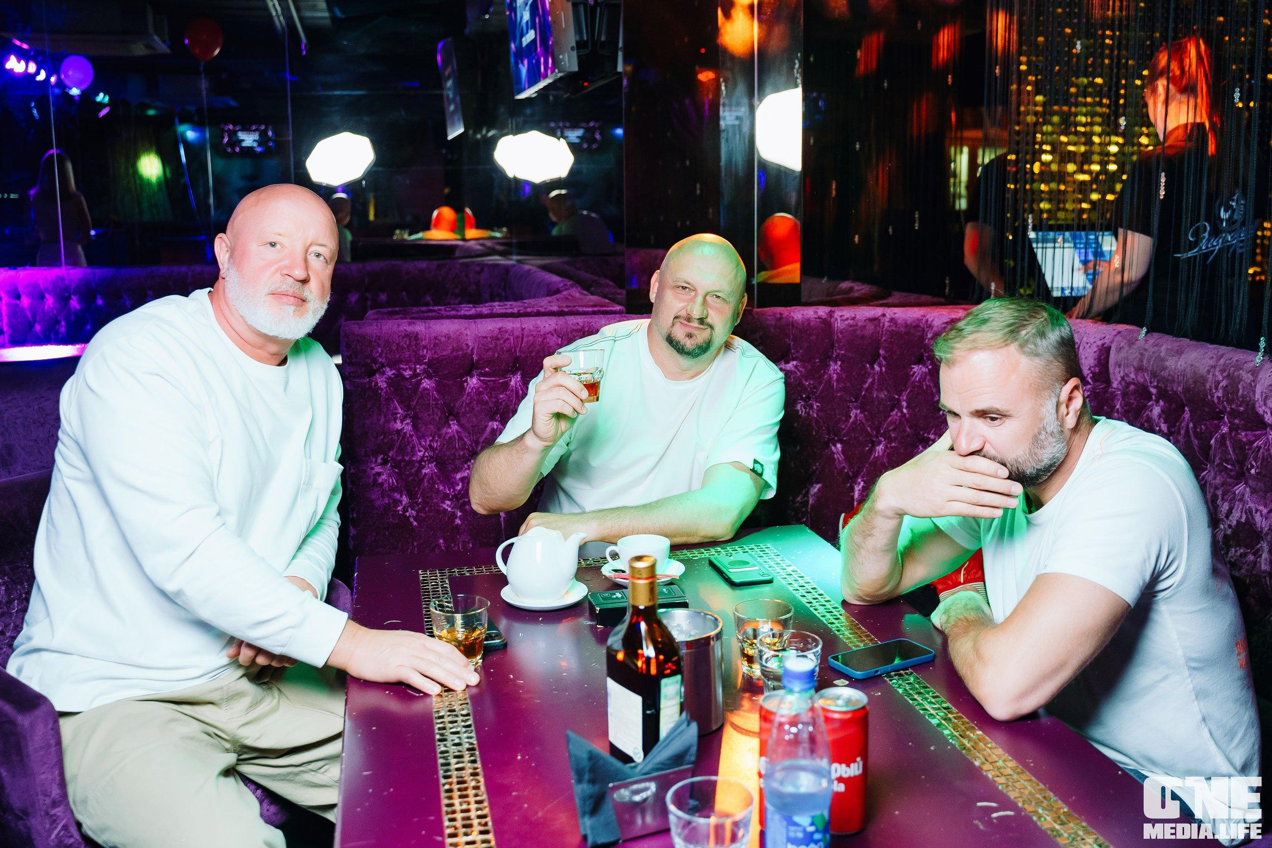 Фотоотчет из караоке-клуба Эйфория. One Media Life: фоторепортажи, фотоотчеты с мероприятий и заведений