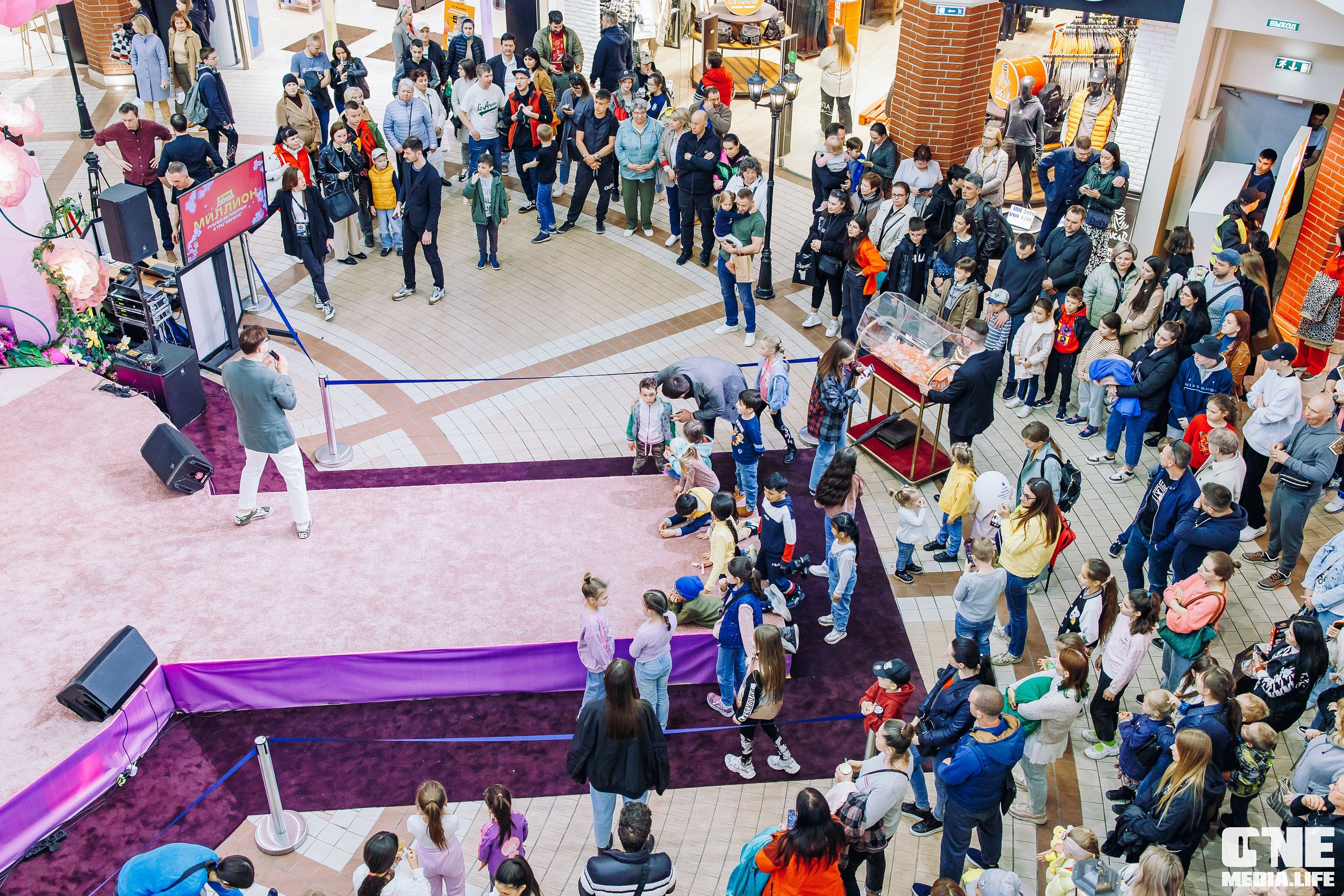 Фоторепортаж из ТРЦ Европа. One Media Life: фоторепортажи, фотоотчеты с мероприятий и заведений