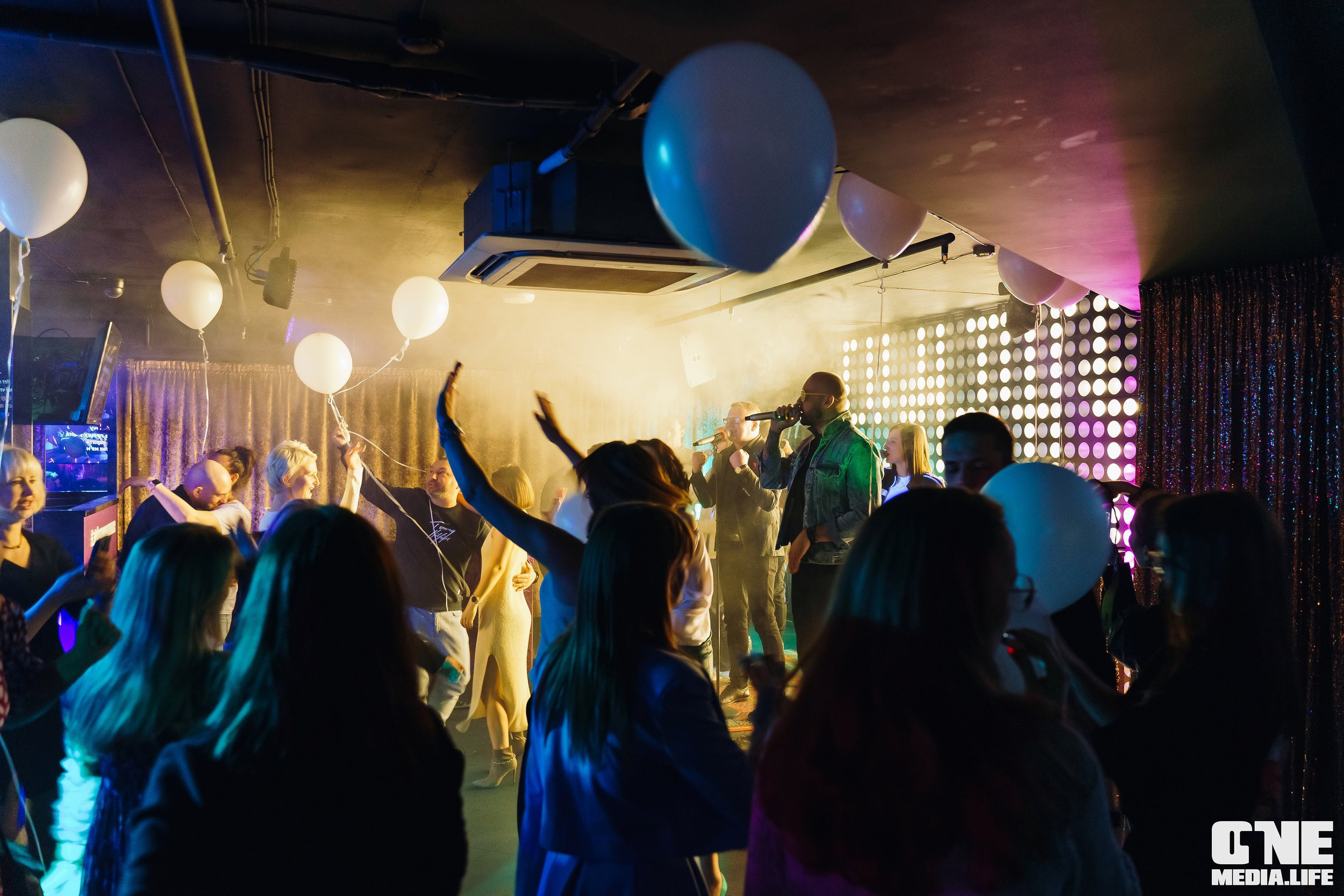Фоторепортаж из караоке-клуба Эйфория. One Media Life: фоторепортажи, фотоотчеты с мероприятий и заведений