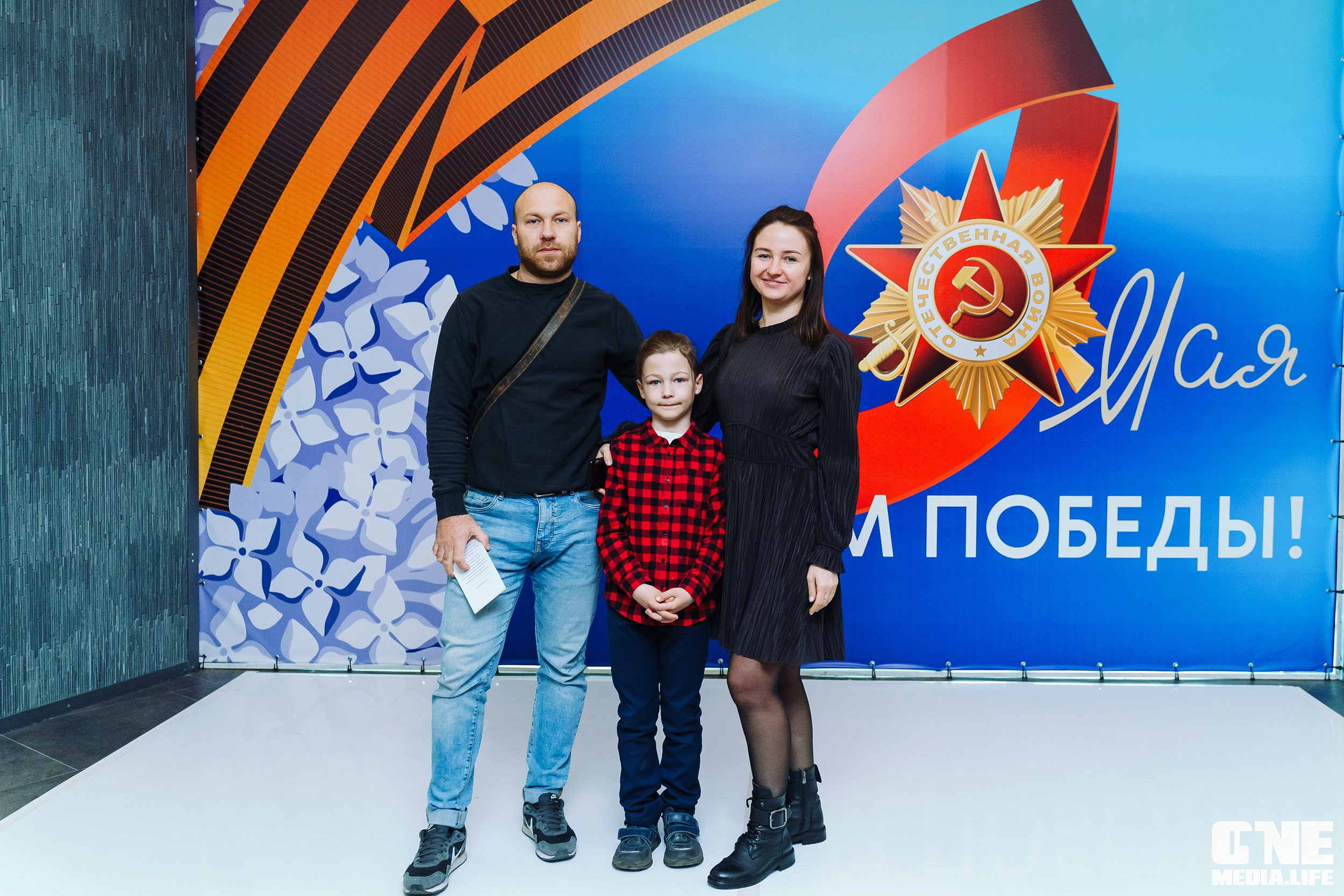 Праздничный концерт «День великой Победы» в Янтарь Холле. One Media Life: фоторепортажи, фотоотчеты с мероприятий и заведений