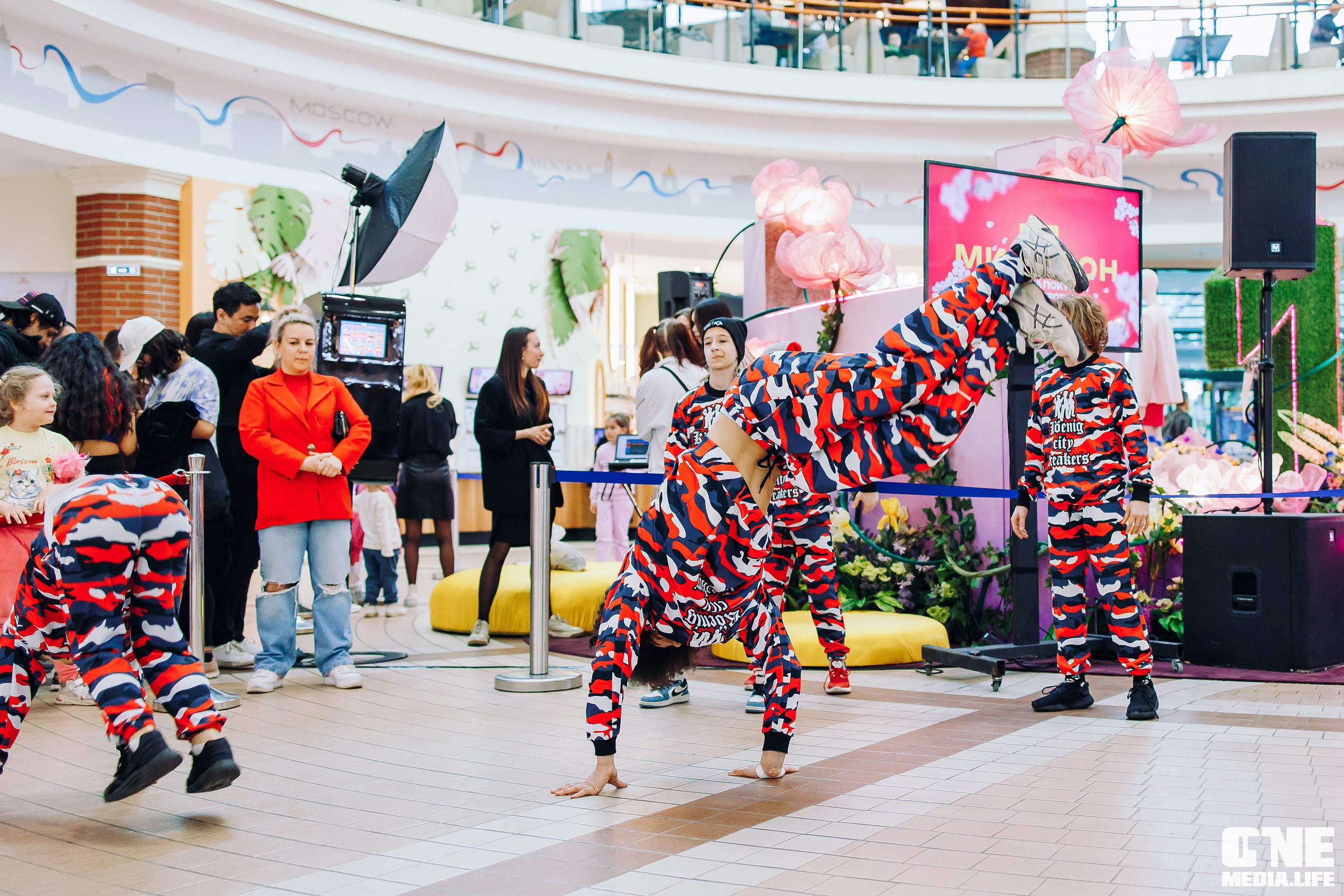 Фоторепортаж из ТРЦ Европа. One Media Life: фоторепортажи, фотоотчеты с мероприятий и заведений