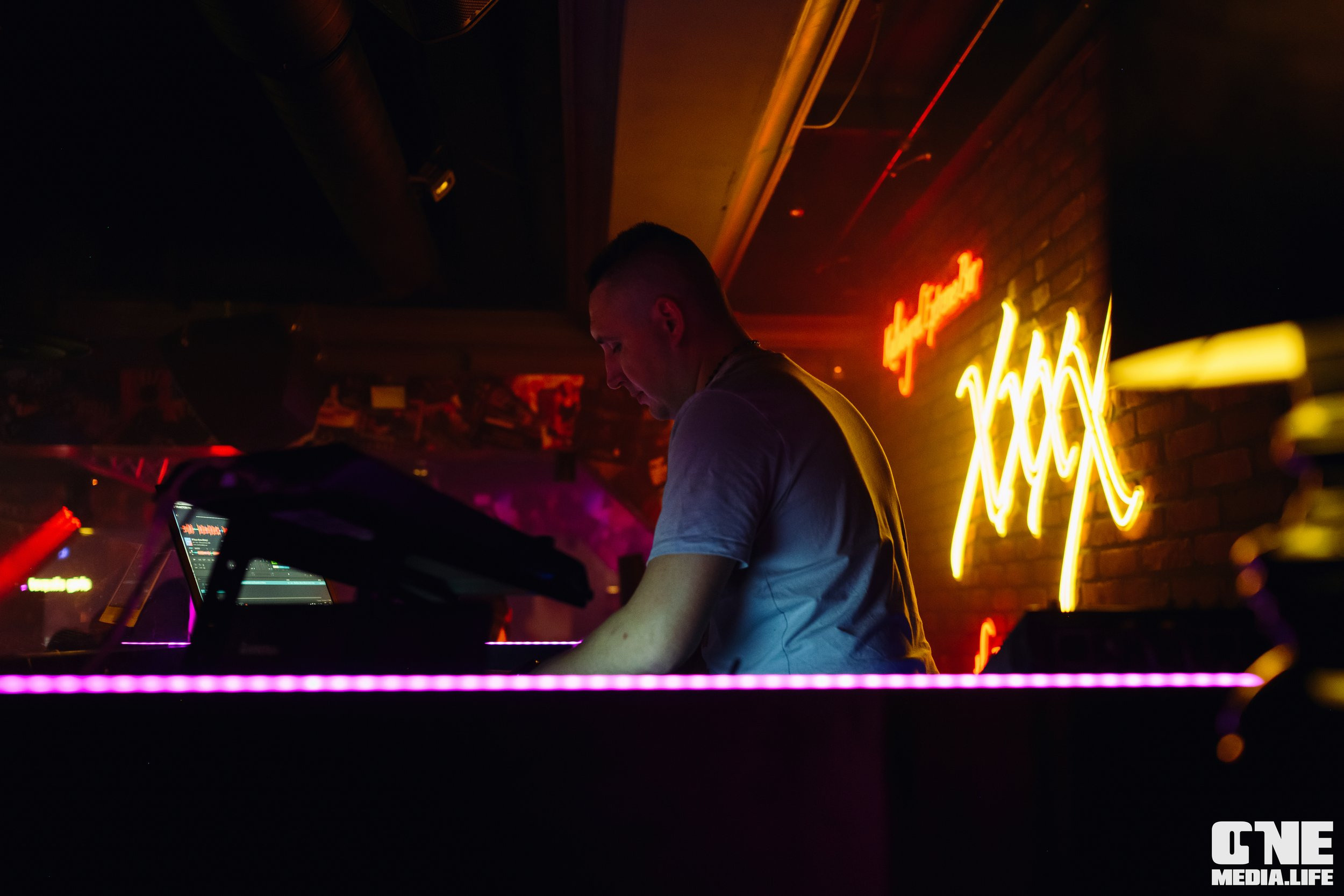 Фоторепортаж из караоке-клуба Эйфория. One Media Life: фоторепортажи, фотоотчеты с мероприятий и заведений