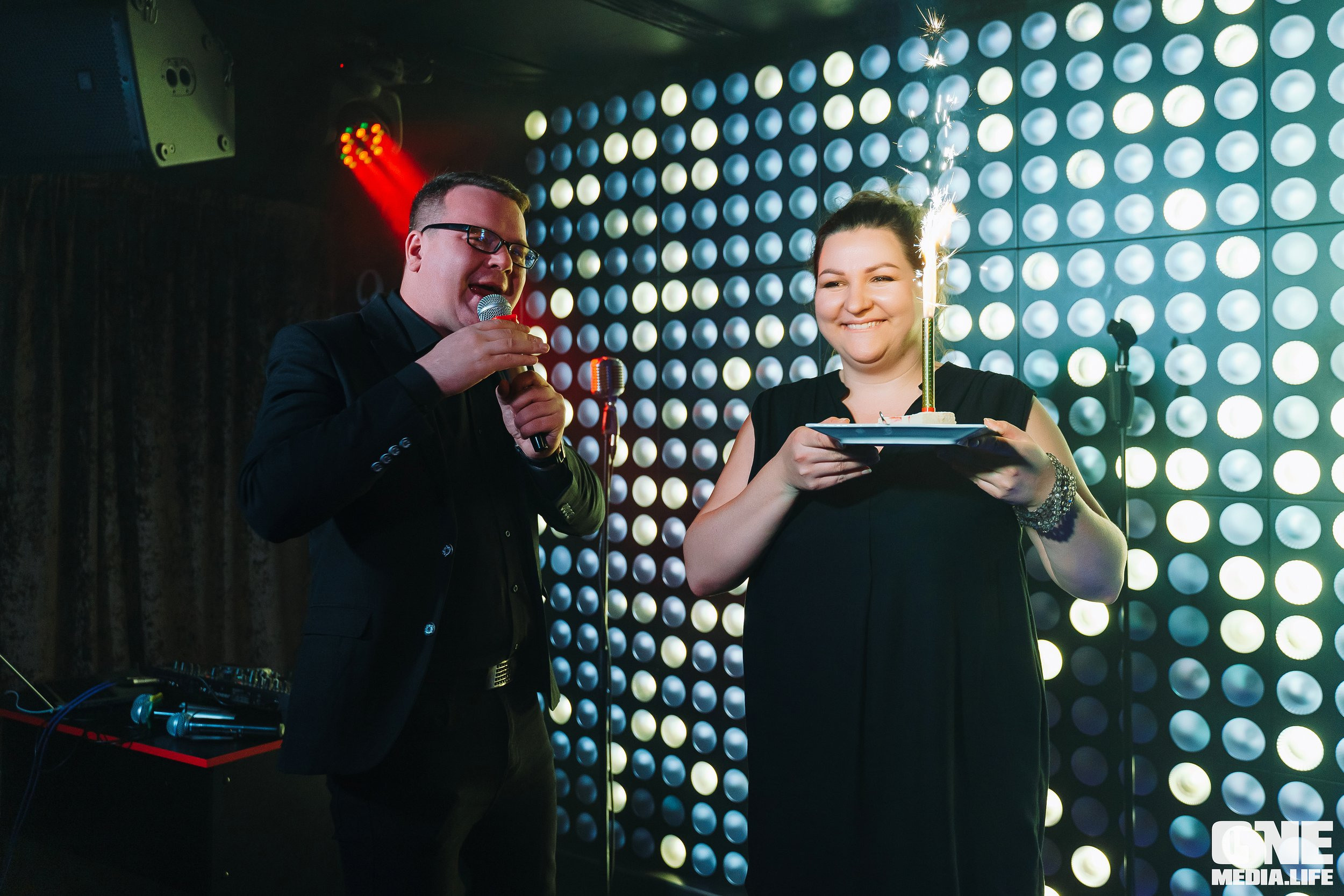 Фоторепортаж из караоке-клуба Эйфория. One Media Life: фоторепортажи, фотоотчеты с мероприятий и заведений