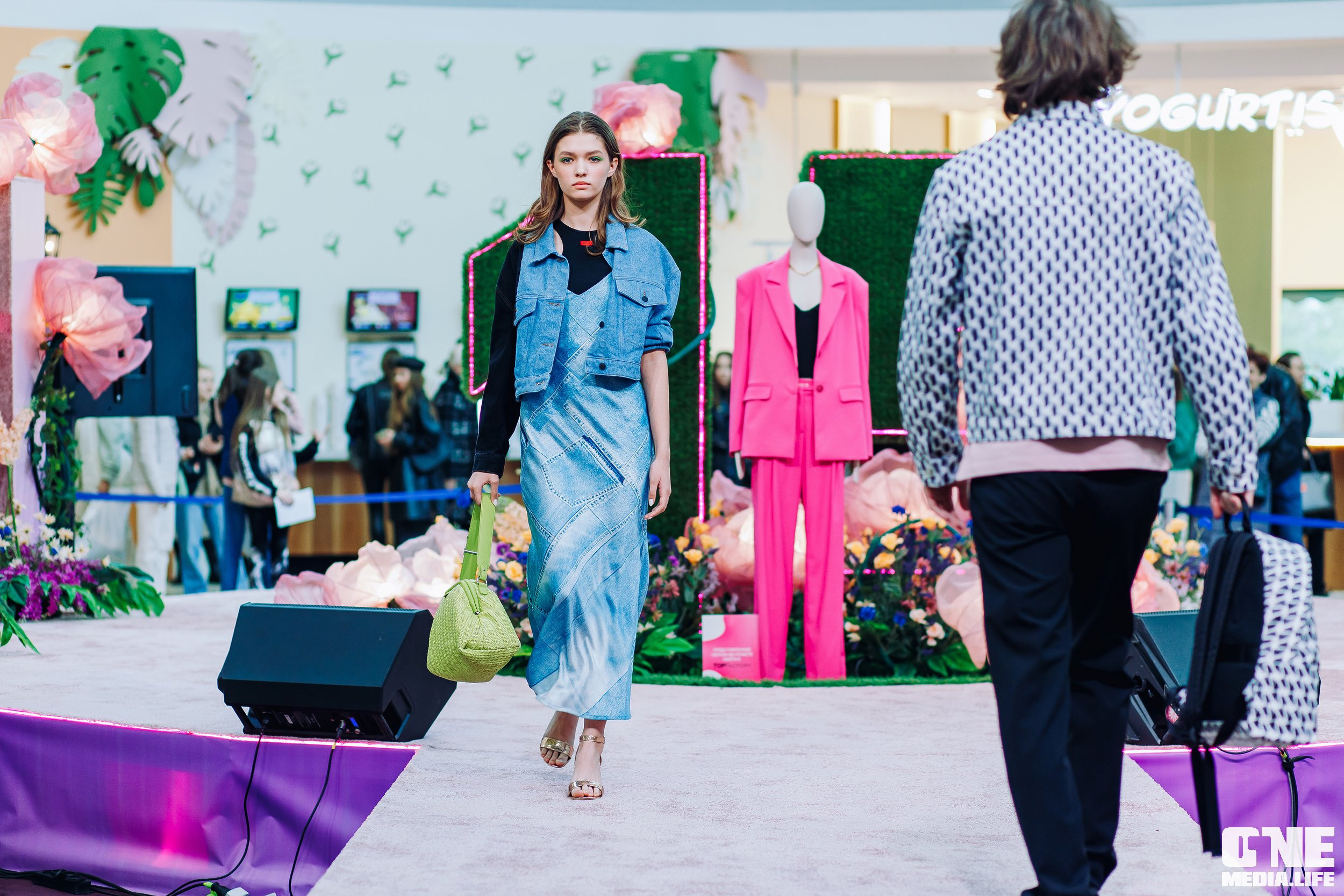 Фоторепортаж из ТРЦ Европа. One Media Life: фоторепортажи, фотоотчеты с мероприятий и заведений