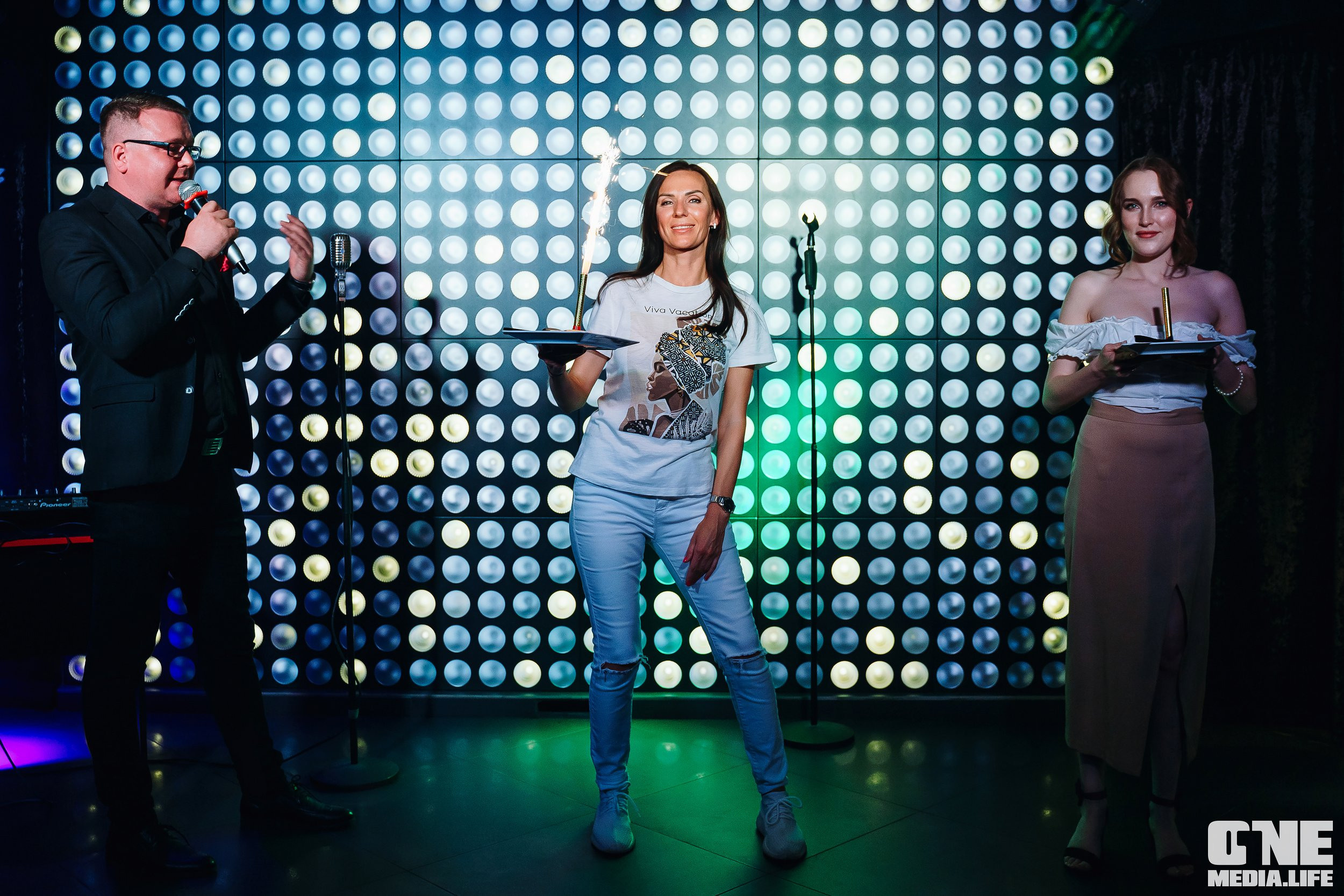 Фотоотчет из караоке-клуба Эйфория. One Media Life: фоторепортажи, фотоотчеты с мероприятий и заведений