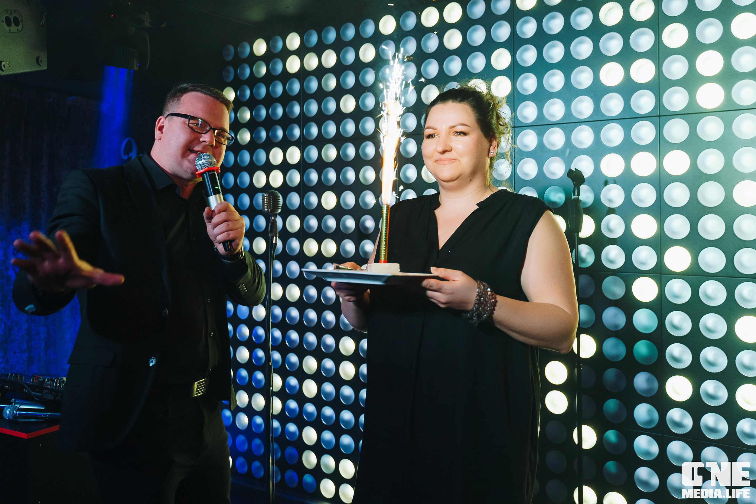 Фоторепортаж из караоке-клуба Эйфория. One Media Life: фоторепортажи, фотоотчеты с мероприятий и заведений