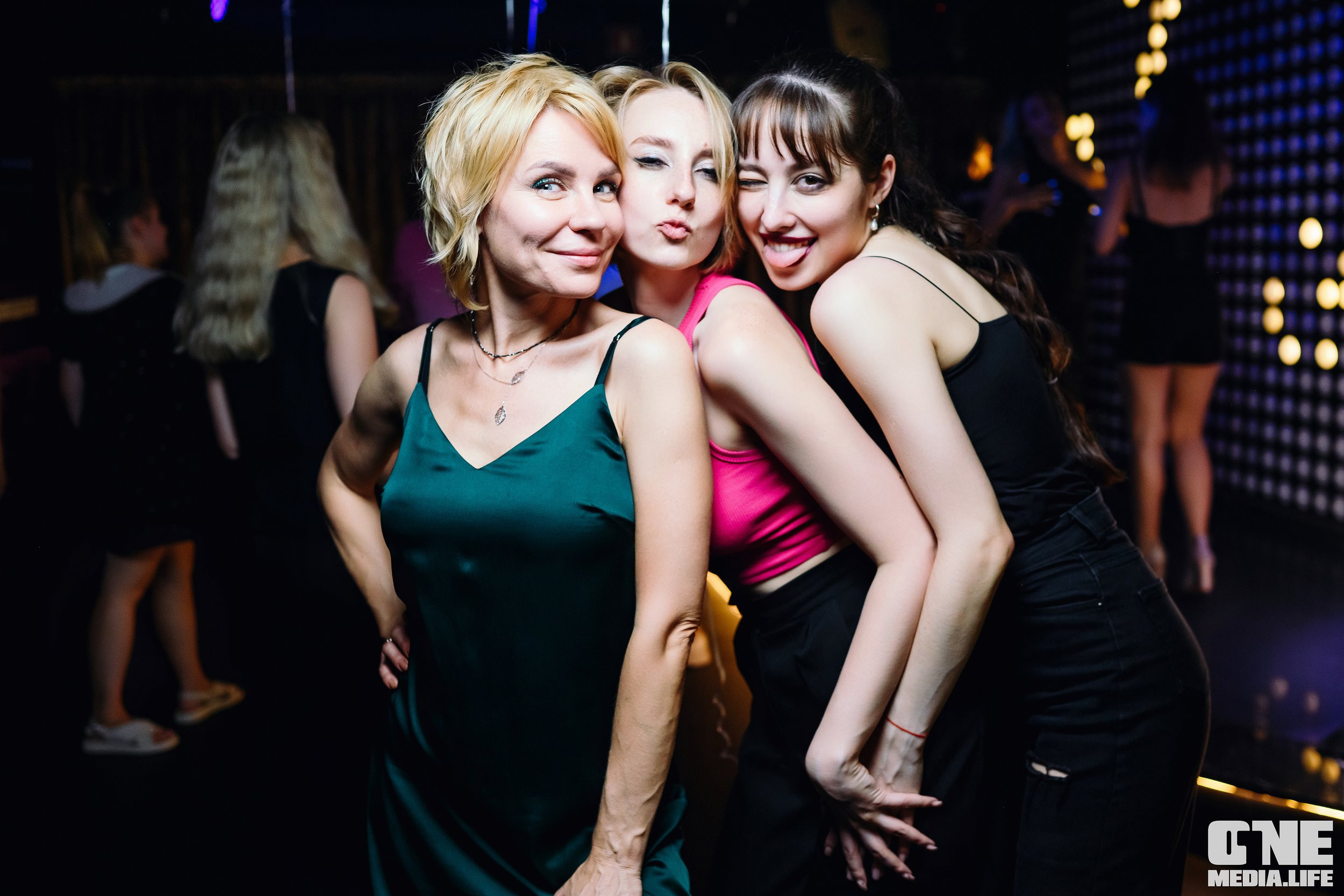 Фоторепортаж из караоке-клуба Эйфория. One Media Life: фоторепортажи, фотоотчеты с мероприятий и заведений