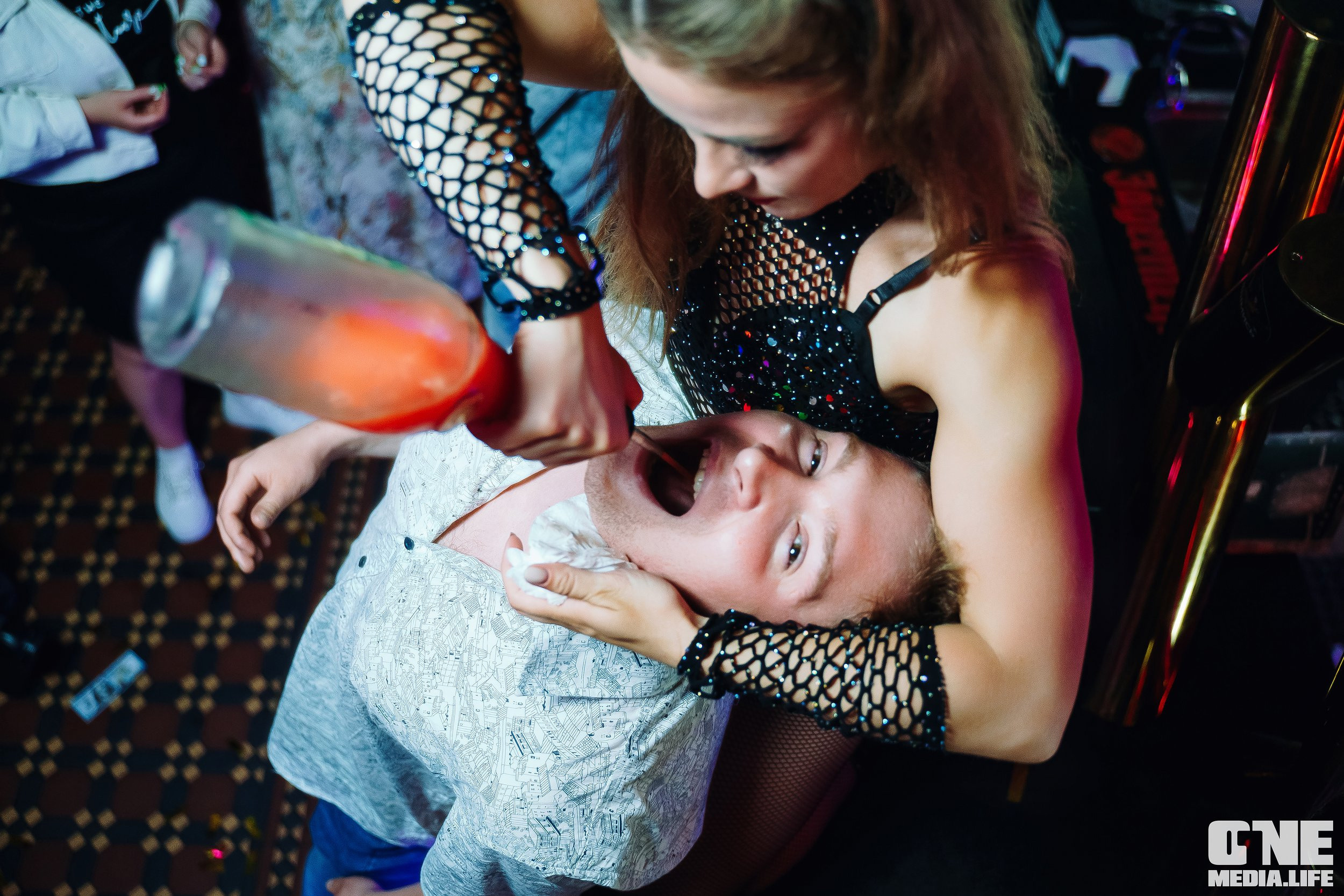 Фоторепортаж из экстрим бара XxxX. One Media Life: фоторепортажи, фотоотчеты с мероприятий и заведений