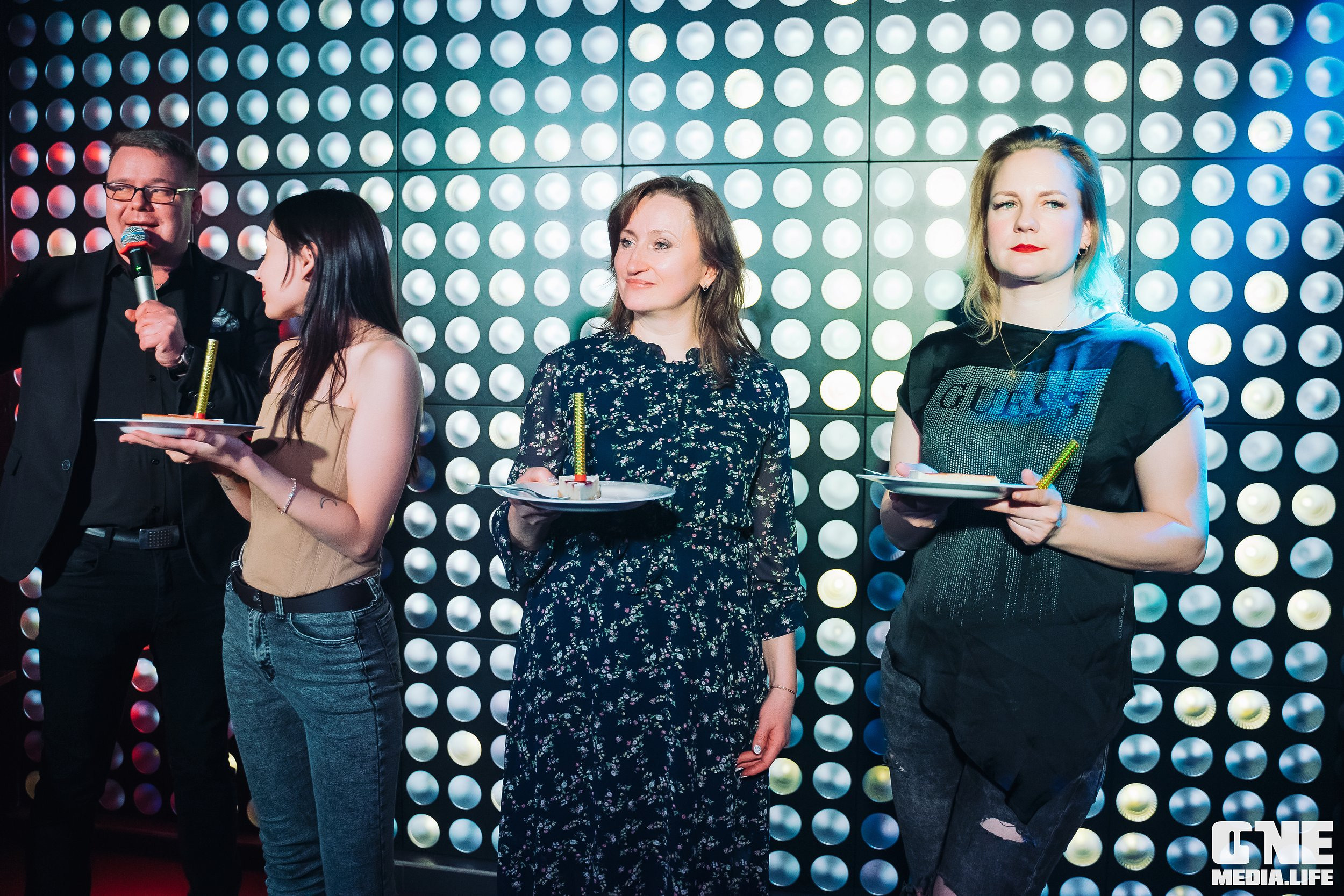 Фоторепортаж из караоке-клуба Эйфория. One Media Life: фоторепортажи, фотоотчеты с мероприятий и заведений