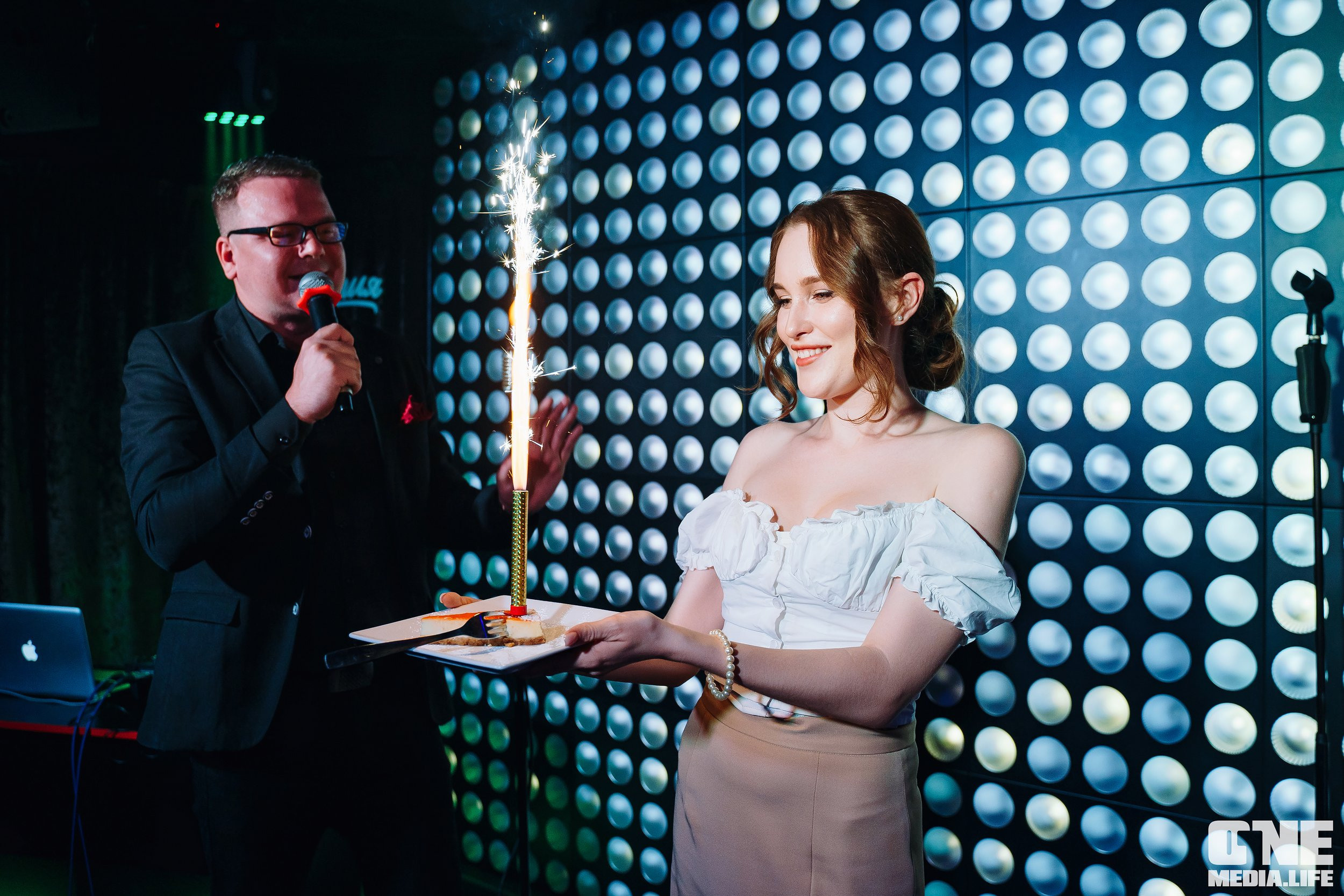 Фотоотчет из караоке-клуба Эйфория. One Media Life: фоторепортажи, фотоотчеты с мероприятий и заведений