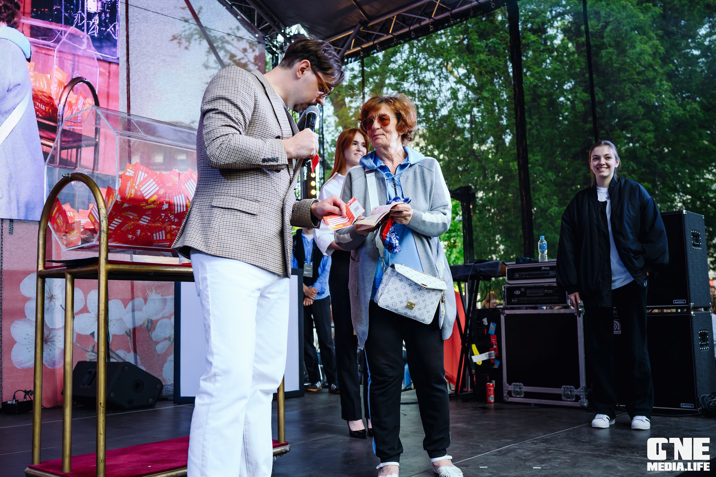 Фоторепортаж с 15-ти летия ТРЦ Европа. One Media Life: фоторепортажи, фотоотчеты с мероприятий и заведений