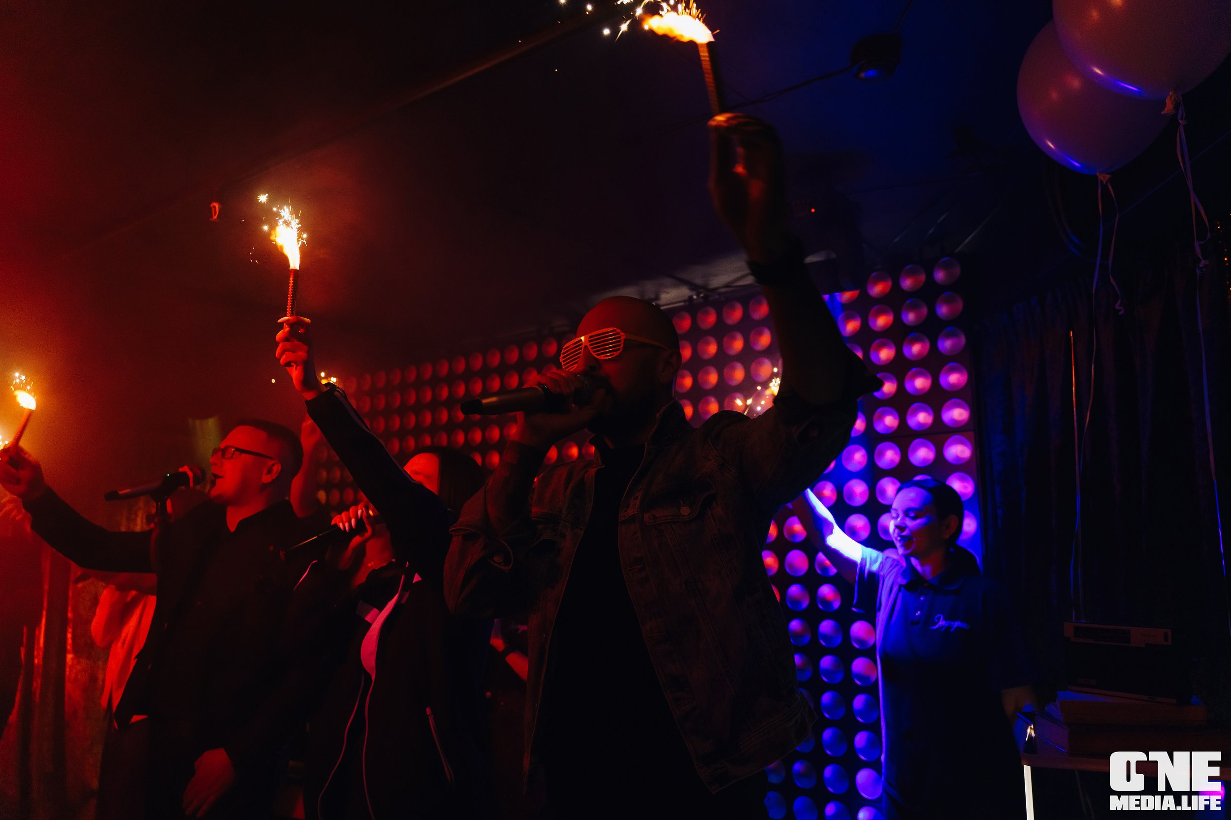 Фоторепортаж из караоке-клуба Эйфория. One Media Life: фоторепортажи, фотоотчеты с мероприятий и заведений