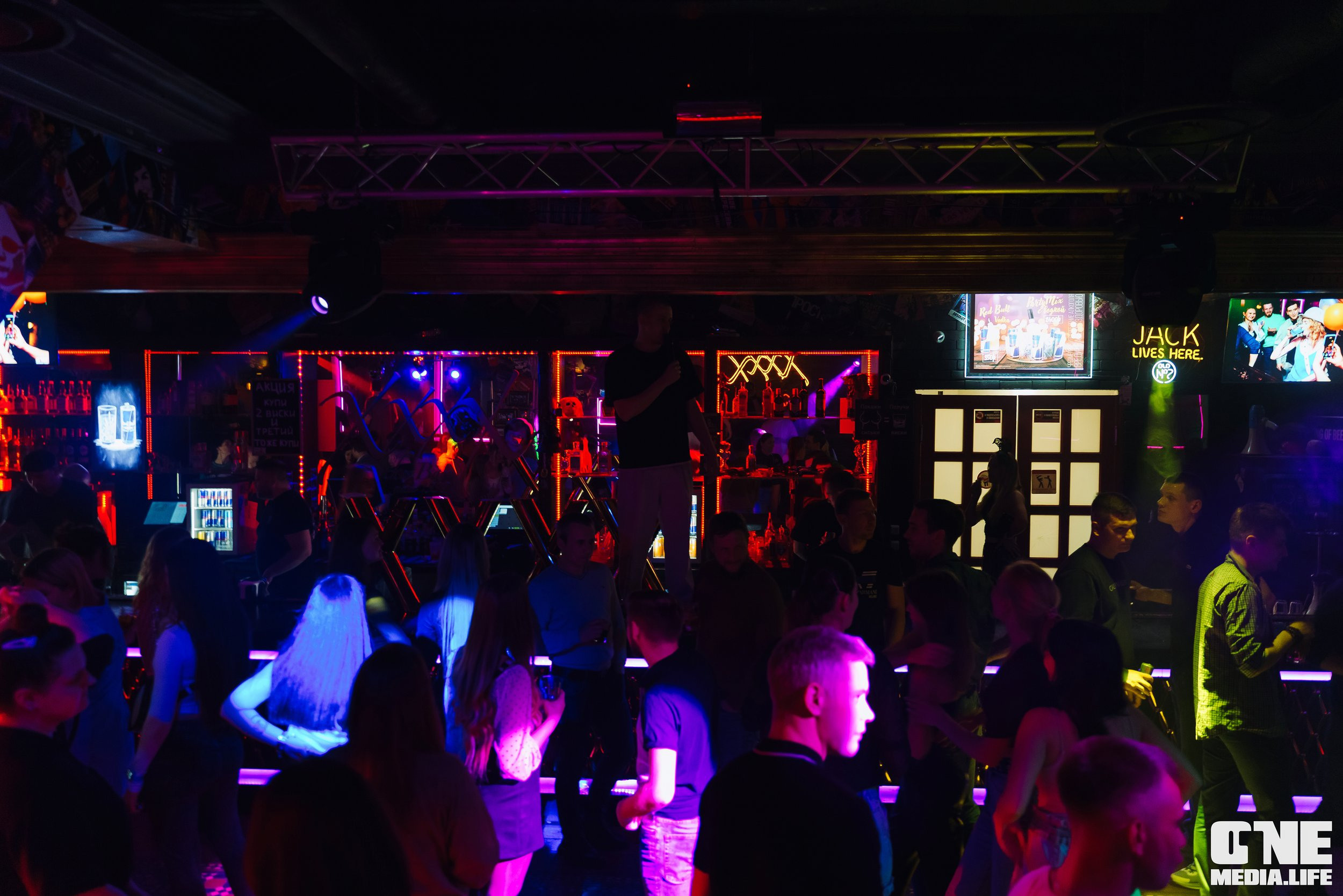 Фоторепортаж из экстрим бара XxxX. One Media Life: фоторепортажи, фотоотчеты с мероприятий и заведений
