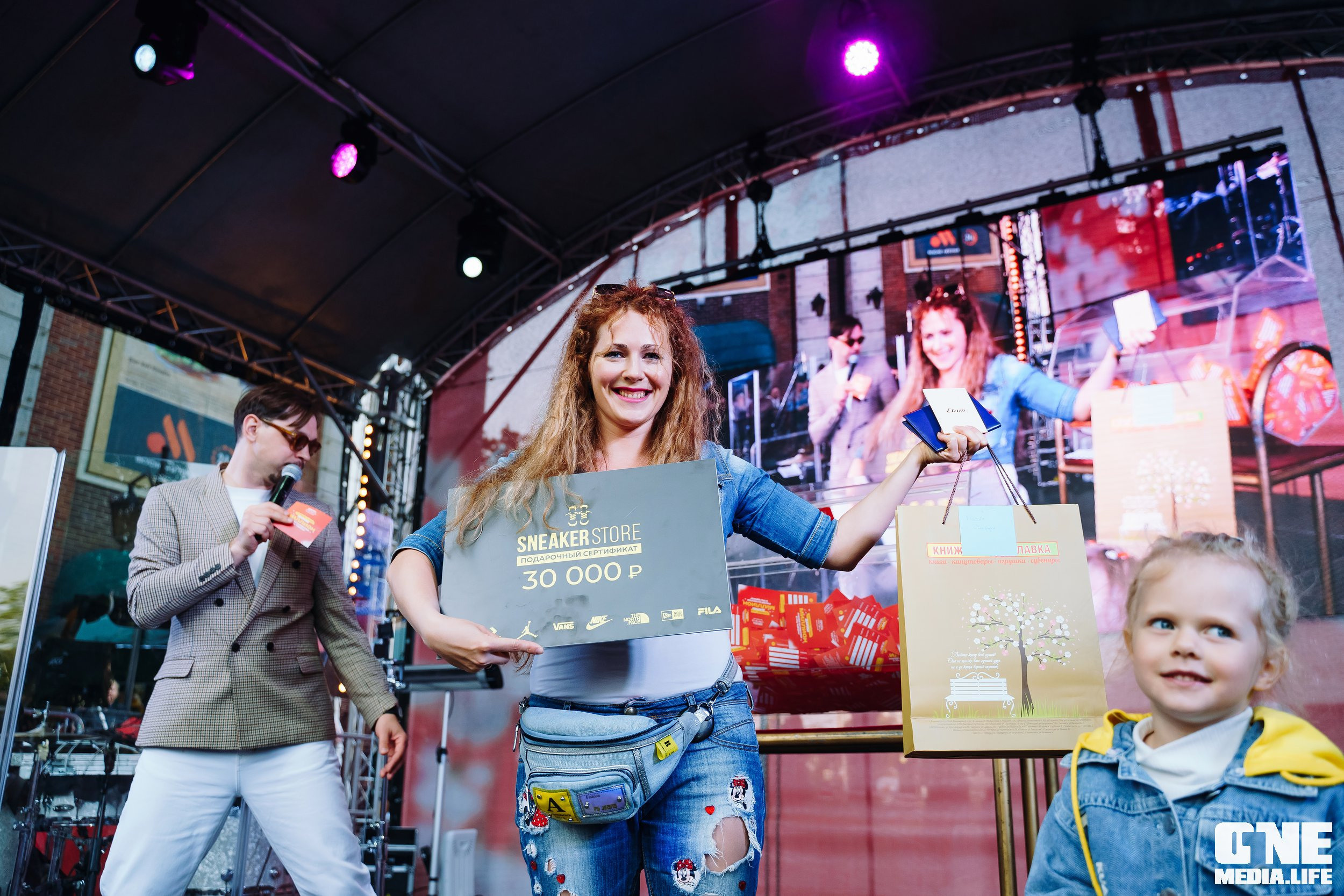 Фоторепортаж с 15-ти летия ТРЦ Европа. One Media Life: фоторепортажи, фотоотчеты с мероприятий и заведений