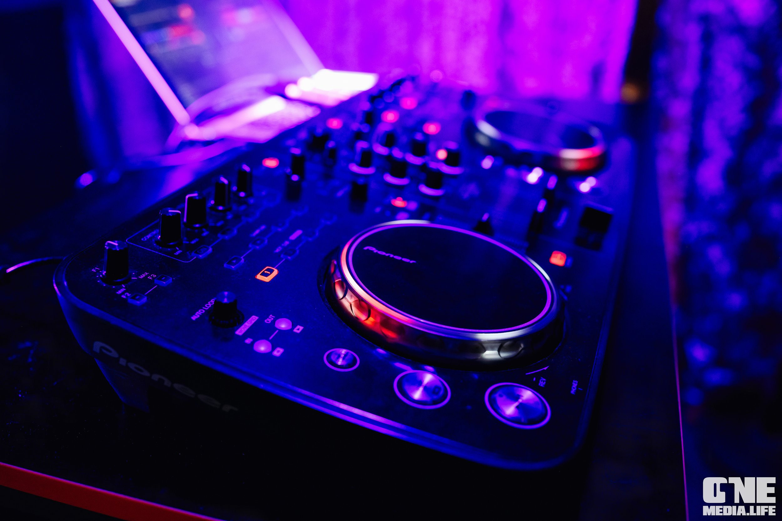 Фоторепортаж из караоке-клуба Эйфория. One Media Life: фоторепортажи, фотоотчеты с мероприятий и заведений