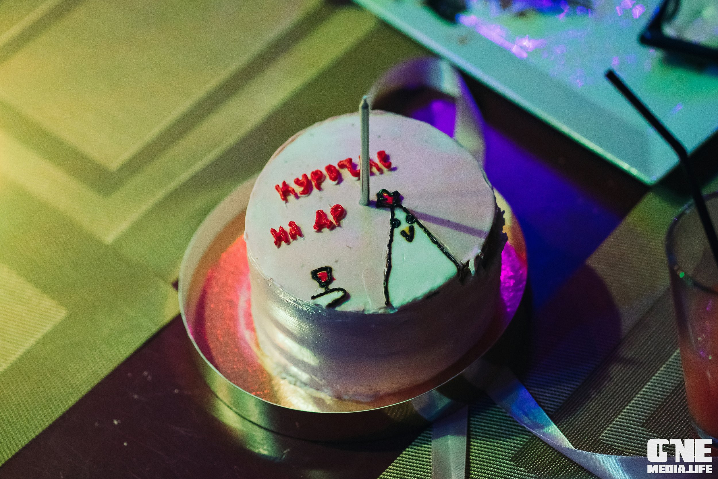 Фоторепортаж из караоке-клуба Эйфория. One Media Life: фоторепортажи, фотоотчеты с мероприятий и заведений