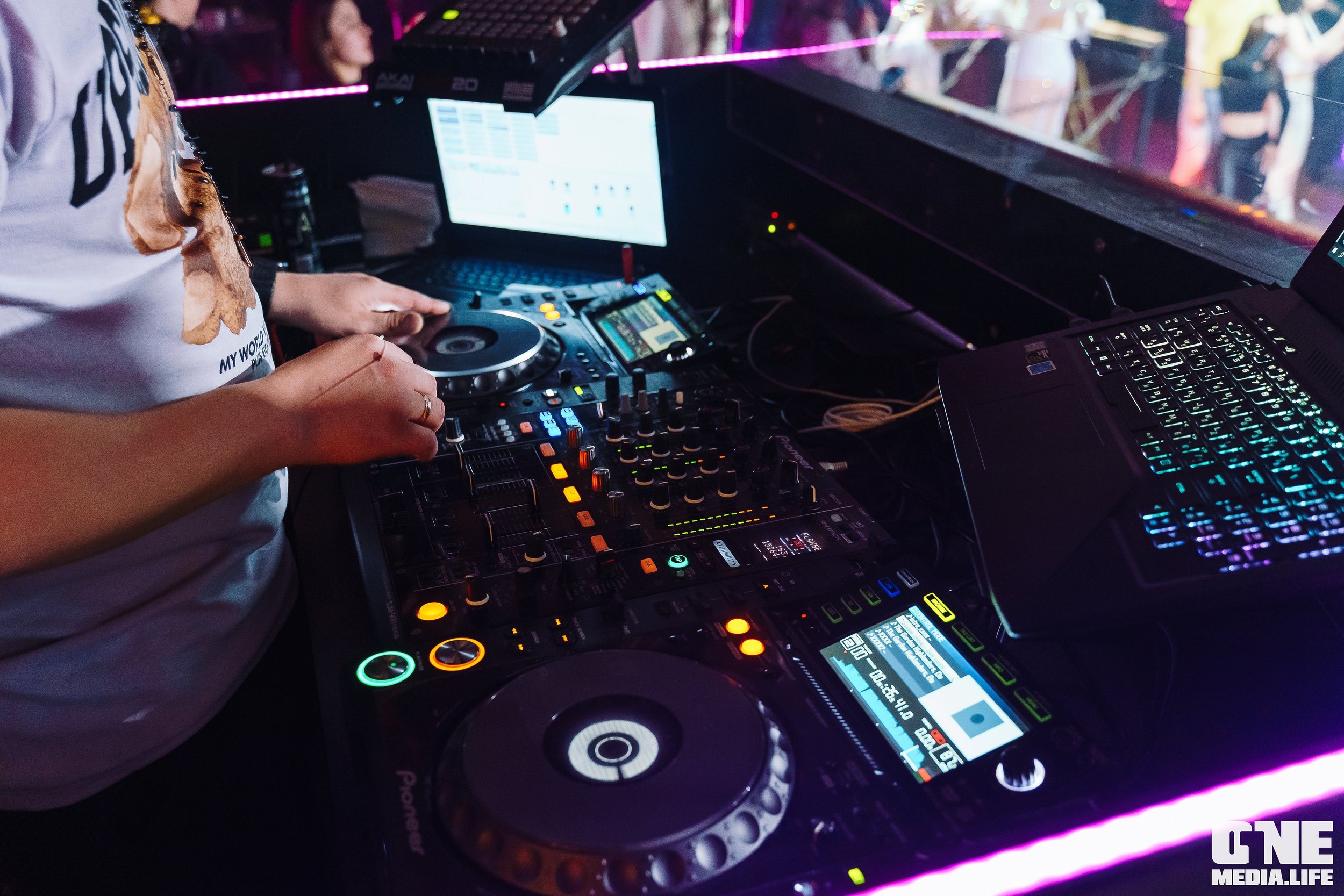 Фоторепортаж из караоке-клуба Эйфория. One Media Life: фоторепортажи, фотоотчеты с мероприятий и заведений