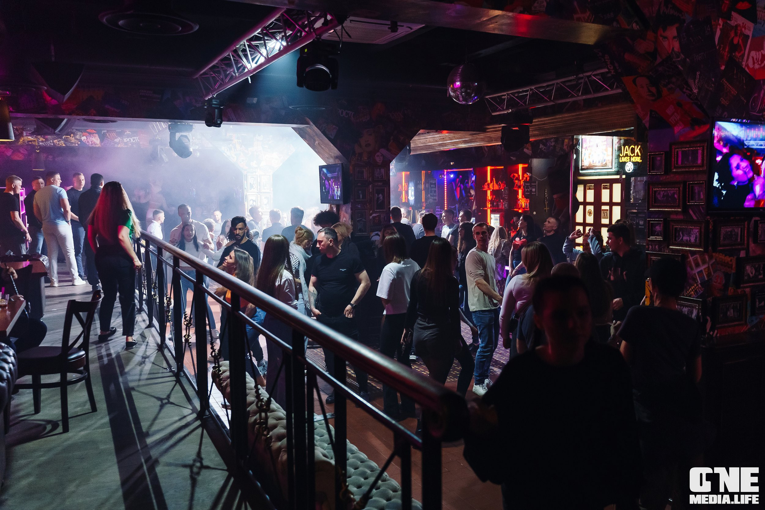 Фоторепортаж из караоке-клуба Эйфория. One Media Life: фоторепортажи, фотоотчеты с мероприятий и заведений