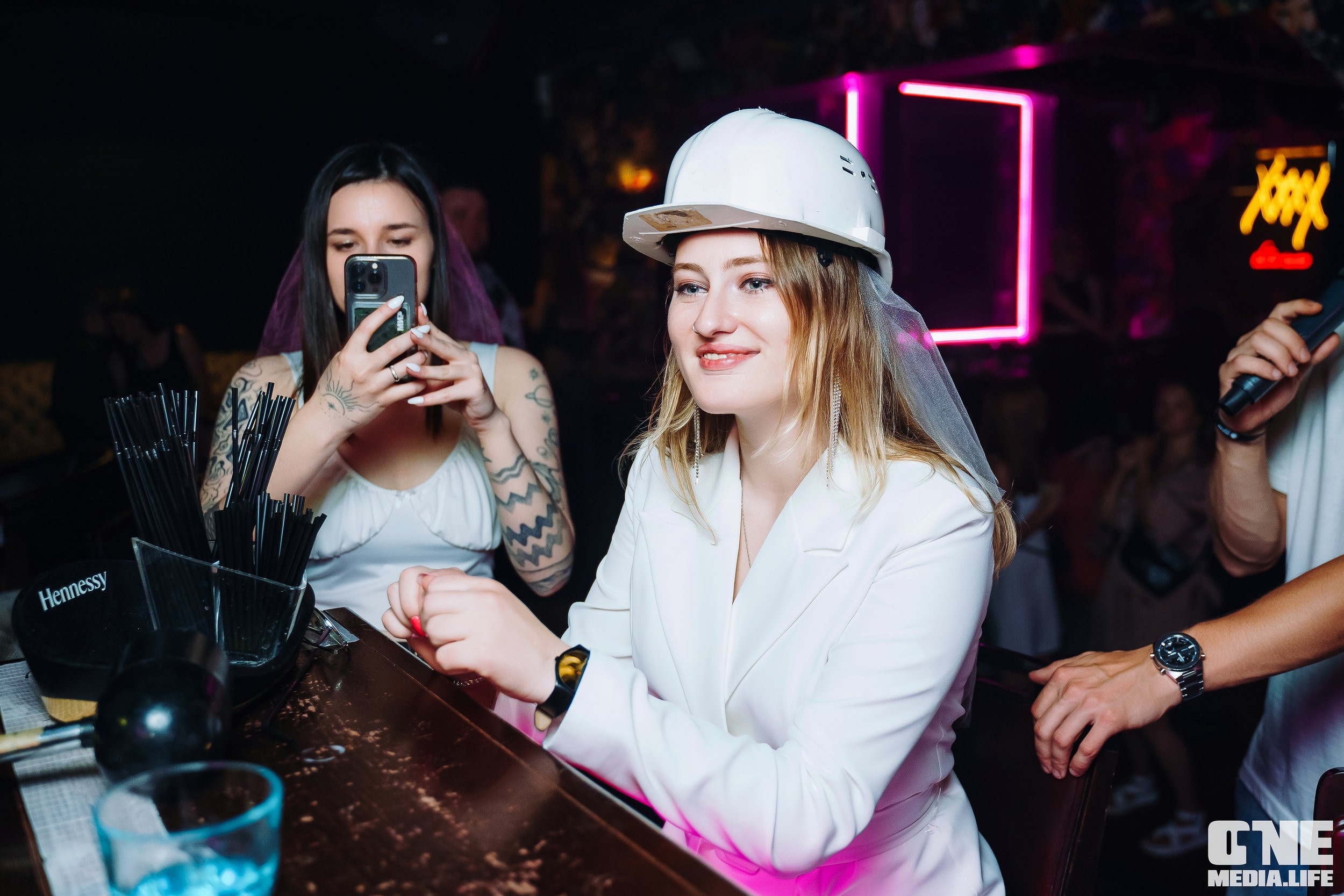 Фоторепортаж из экстрим бара XxxX. One Media Life: фоторепортажи, фотоотчеты с мероприятий и заведений