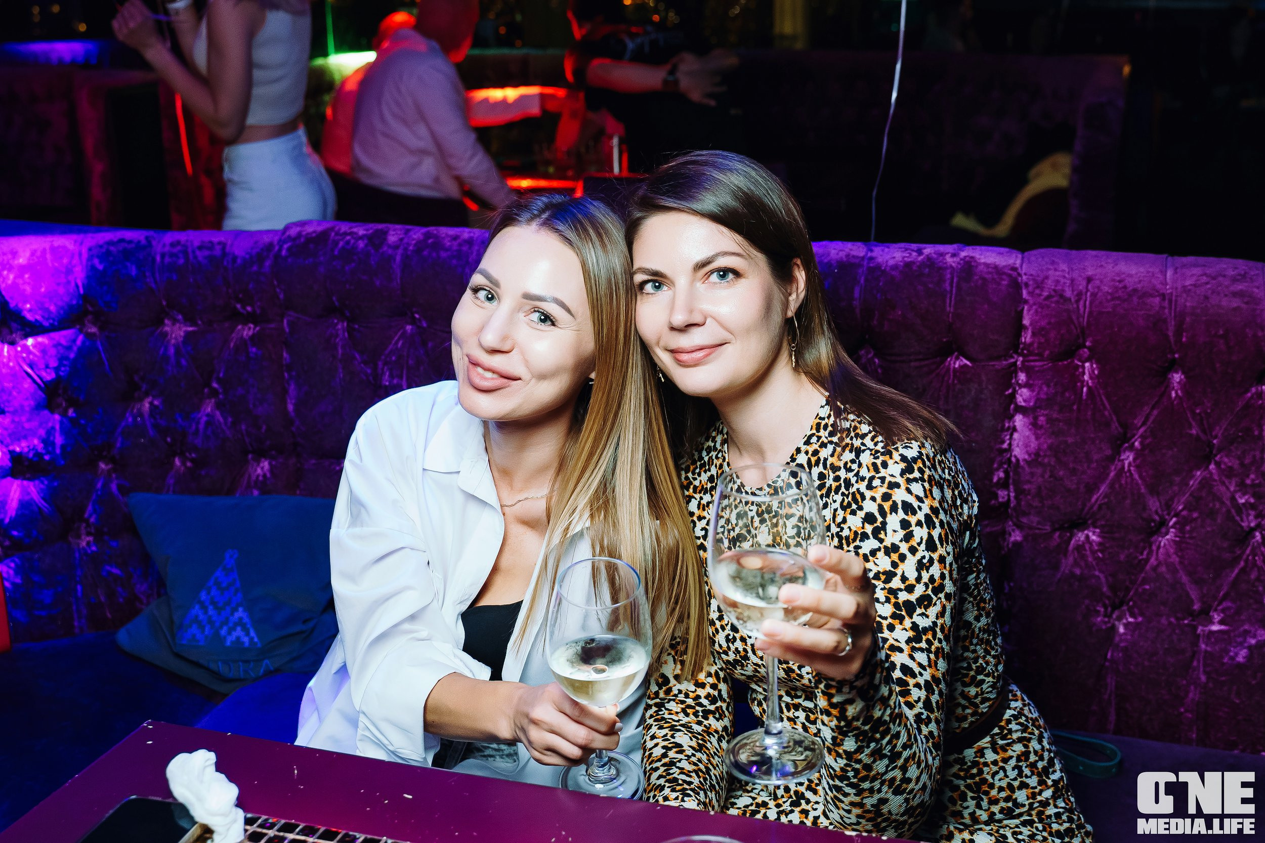 Фотоотчет из караоке-клуба Эйфория. One Media Life: фоторепортажи, фотоотчеты с мероприятий и заведений