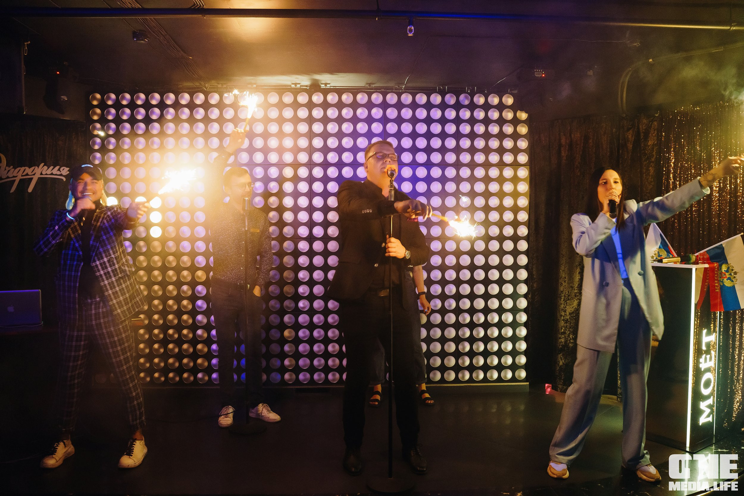 Фотоотчет из караоке-клуба Эйфория. One Media Life: фоторепортажи, фотоотчеты с мероприятий и заведений