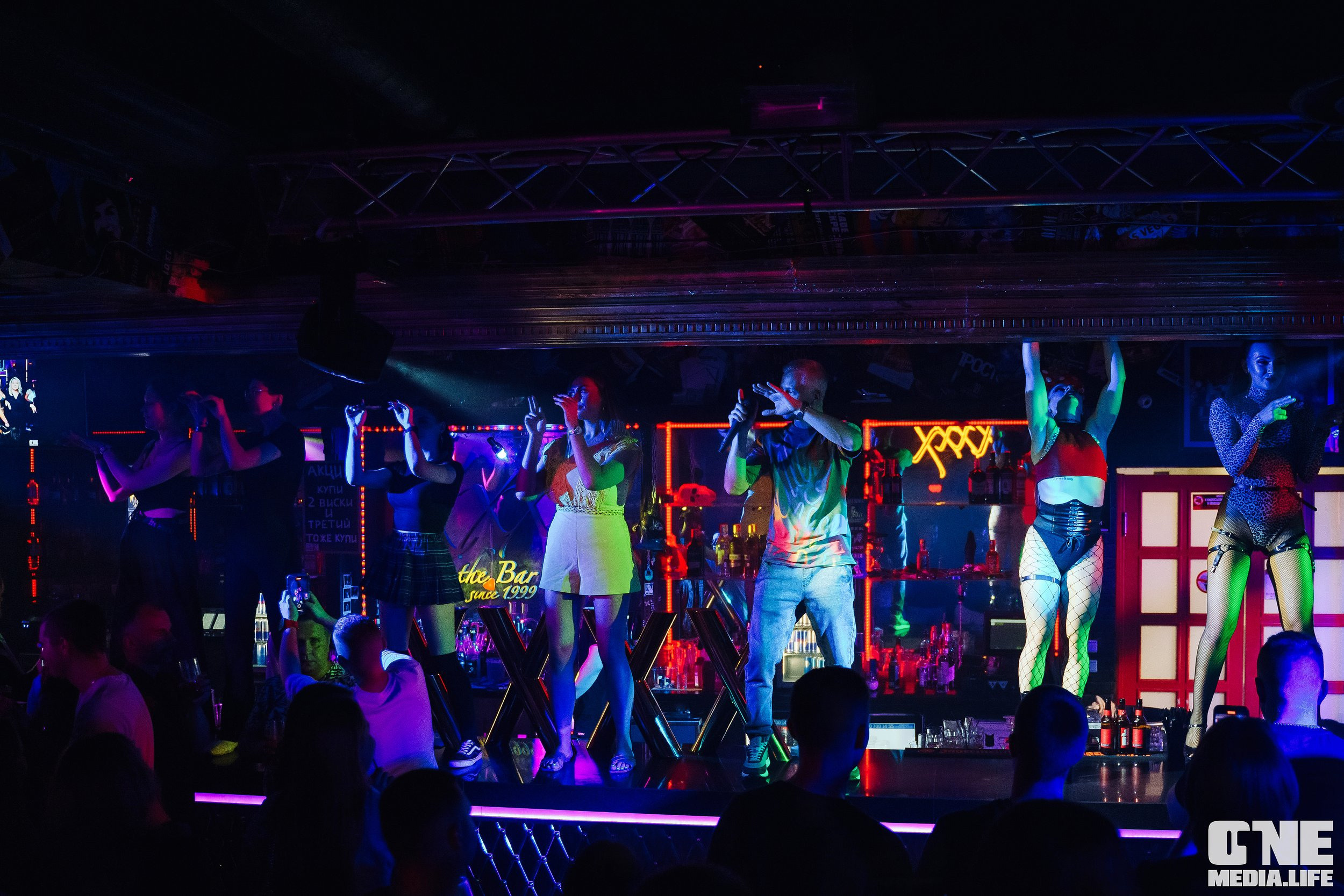 Фотоотчет из бара XxxX. One Media Life: фоторепортажи, фотоотчеты с мероприятий и заведений