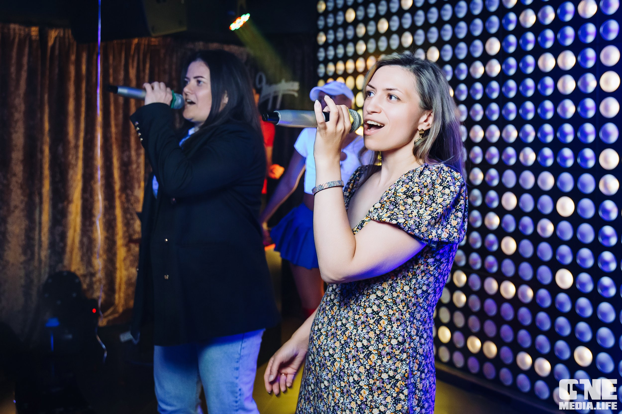 Фотоотчет из караоке-клуба Эйфория. One Media Life: фоторепортажи, фотоотчеты с мероприятий и заведений