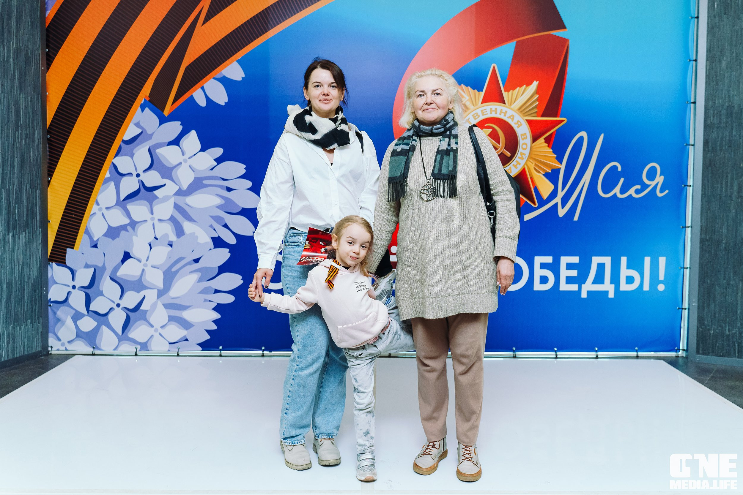 Праздничный концерт «День великой Победы» в Янтарь Холле. One Media Life: фоторепортажи, фотоотчеты с мероприятий и заведений